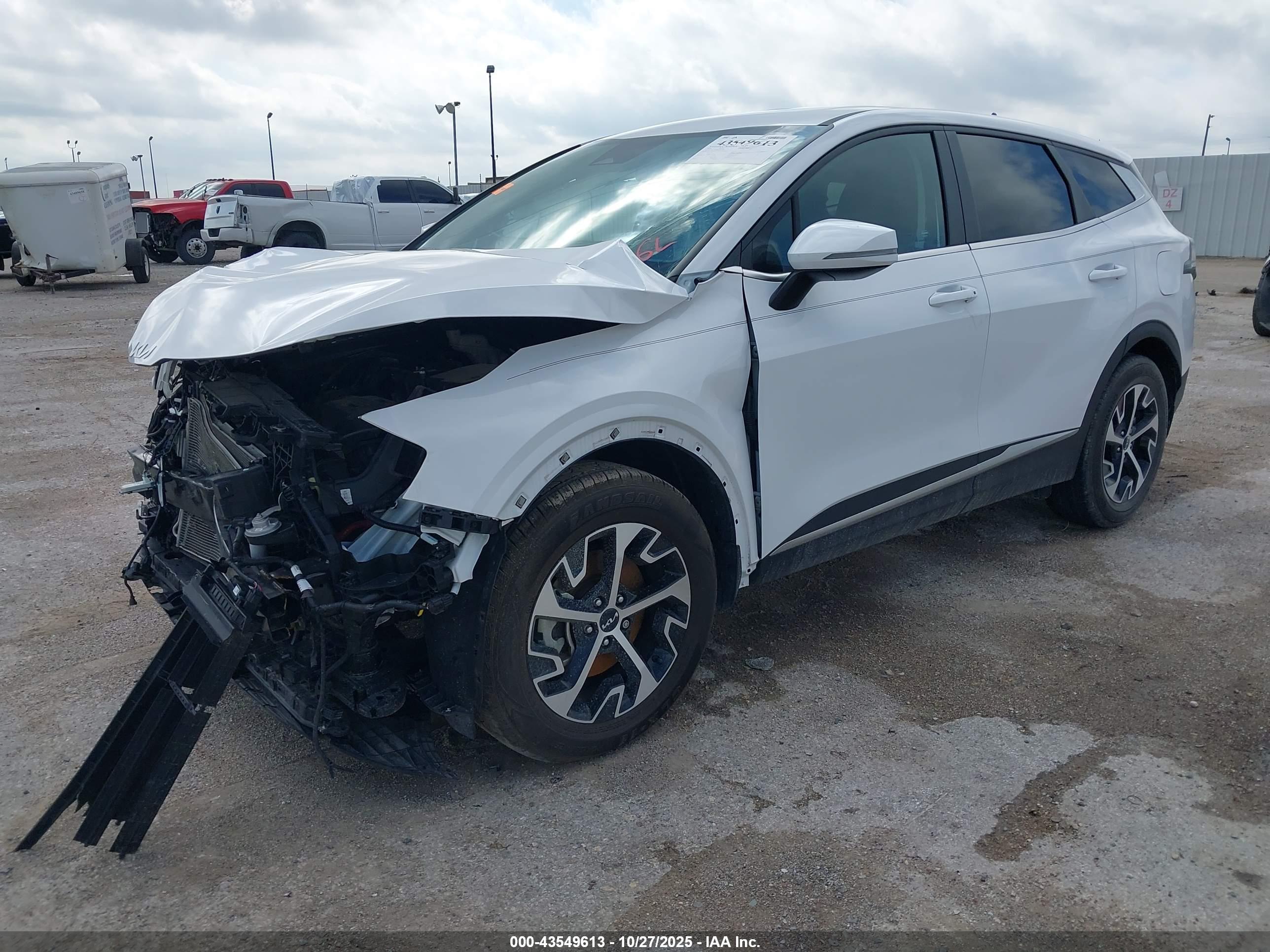 KIA SPORTAGE image 2