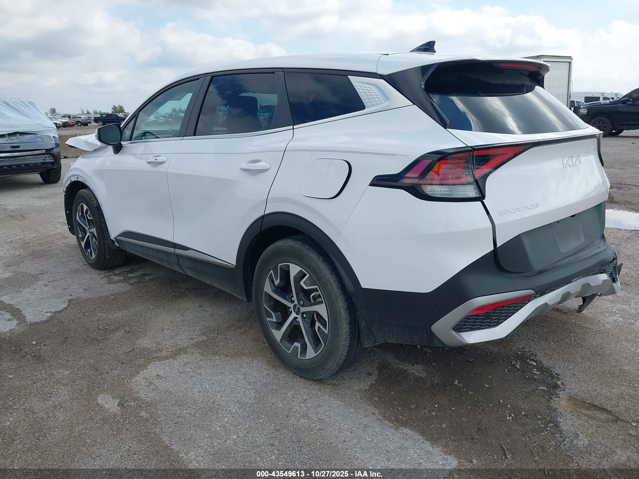 KIA SPORTAGE image 3