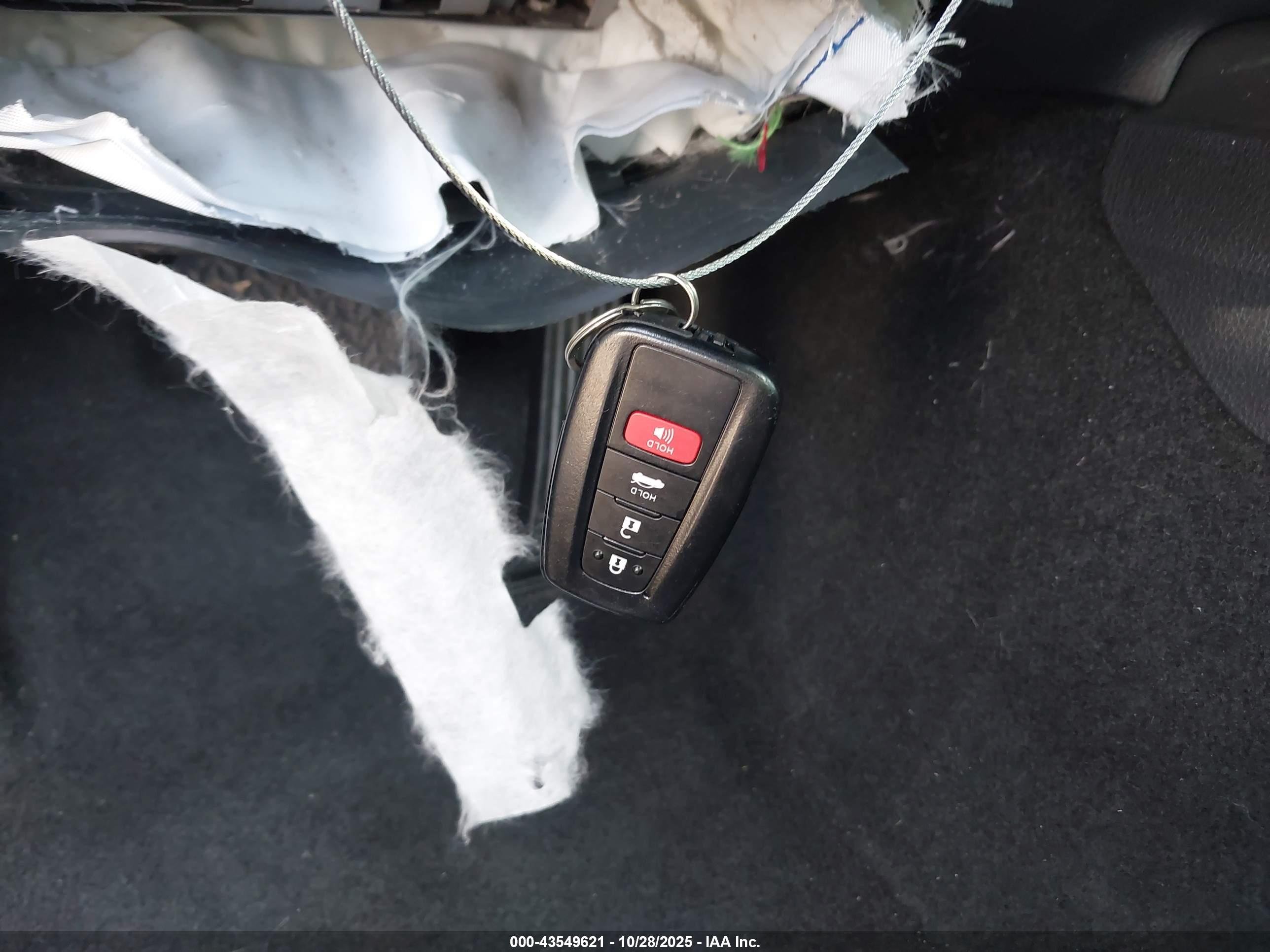 TOYOTA CAMRY image 11