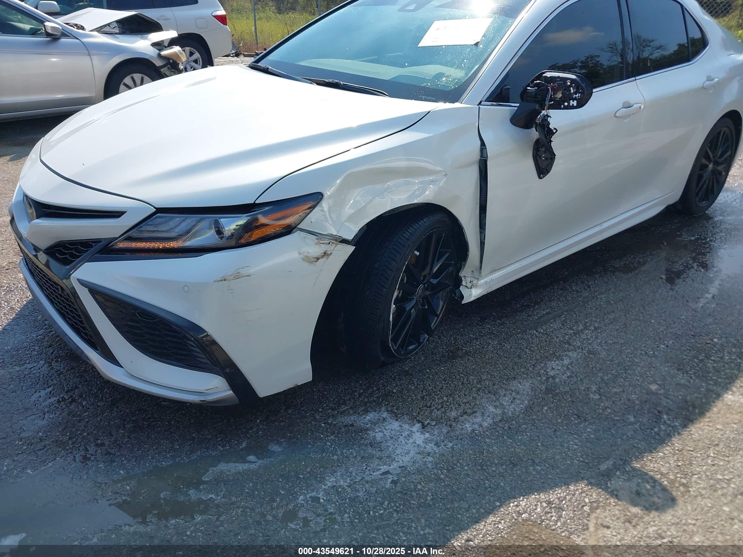 TOYOTA CAMRY image 6