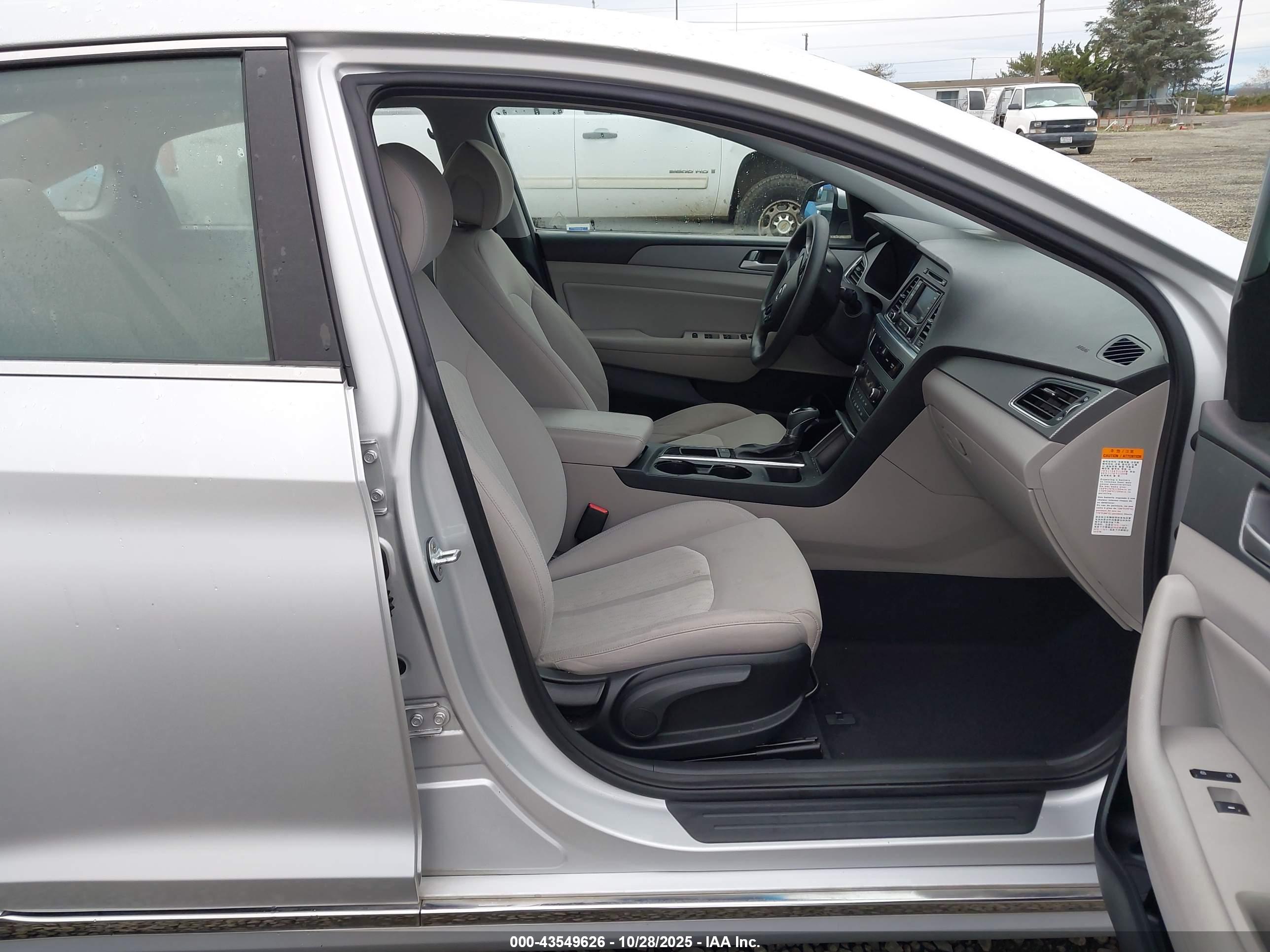 HYUNDAI SONATA image 5