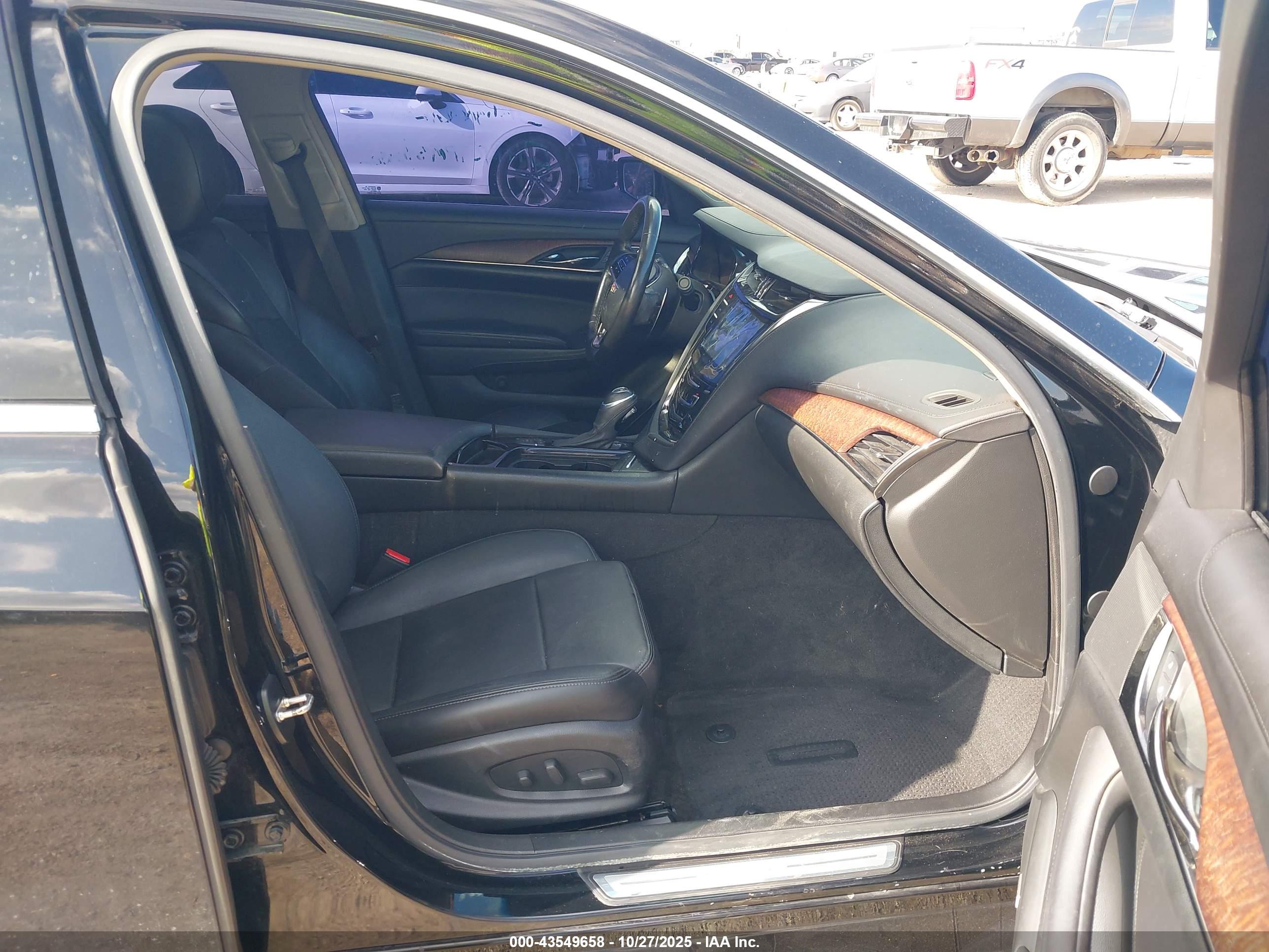 CADILLAC CTS image 5