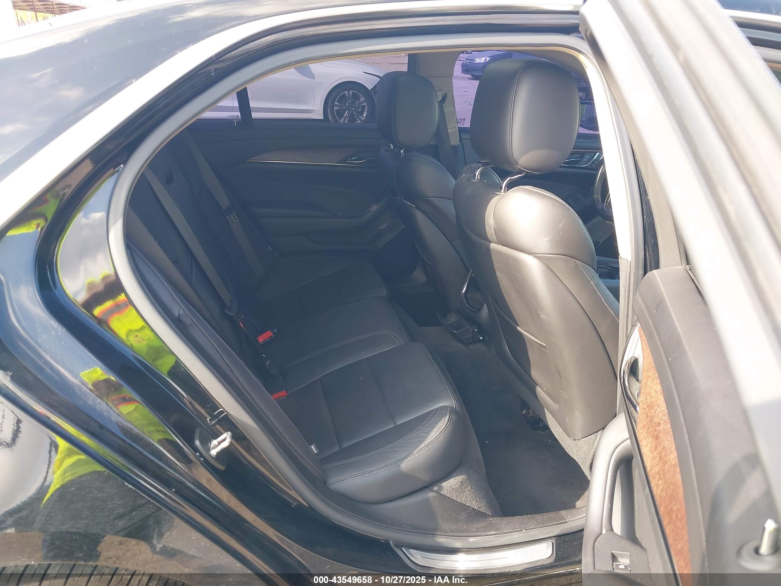 CADILLAC CTS image 8