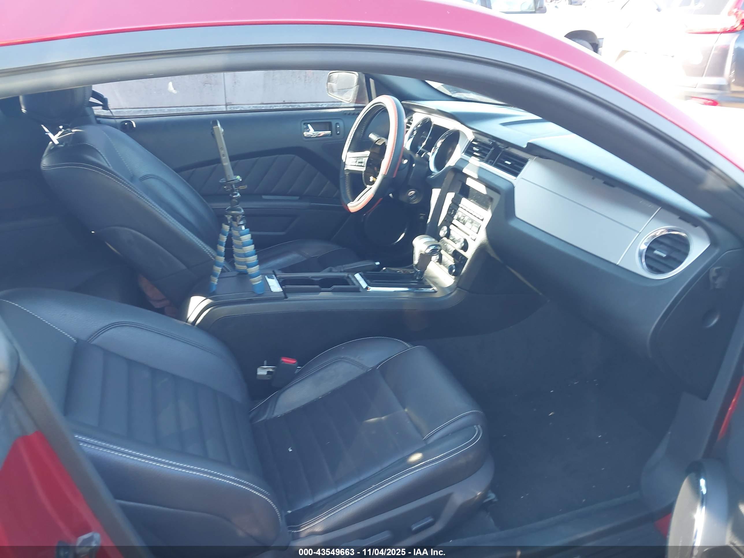 FORD MUSTANG image 5