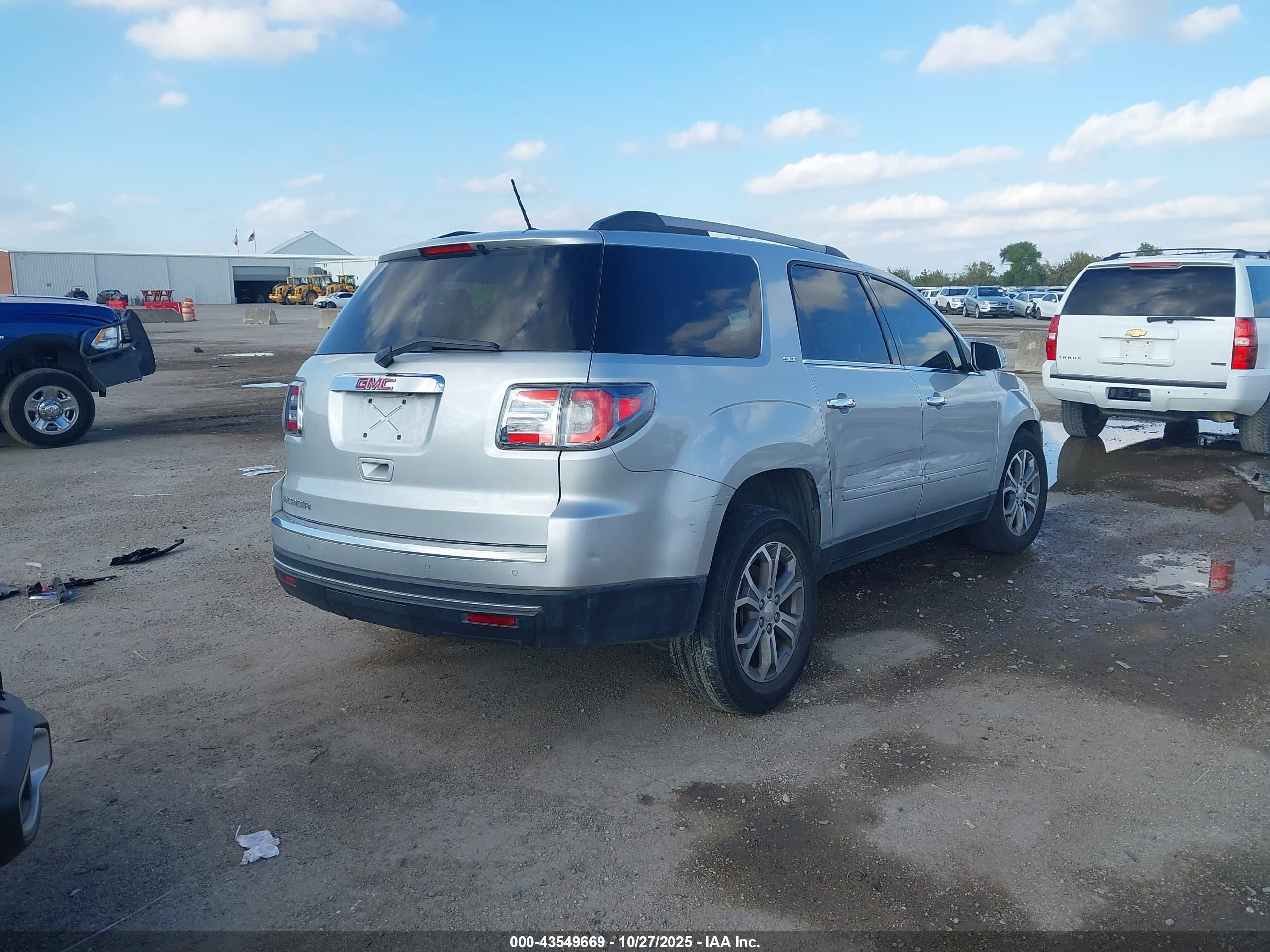 GMC ACADIA image 4