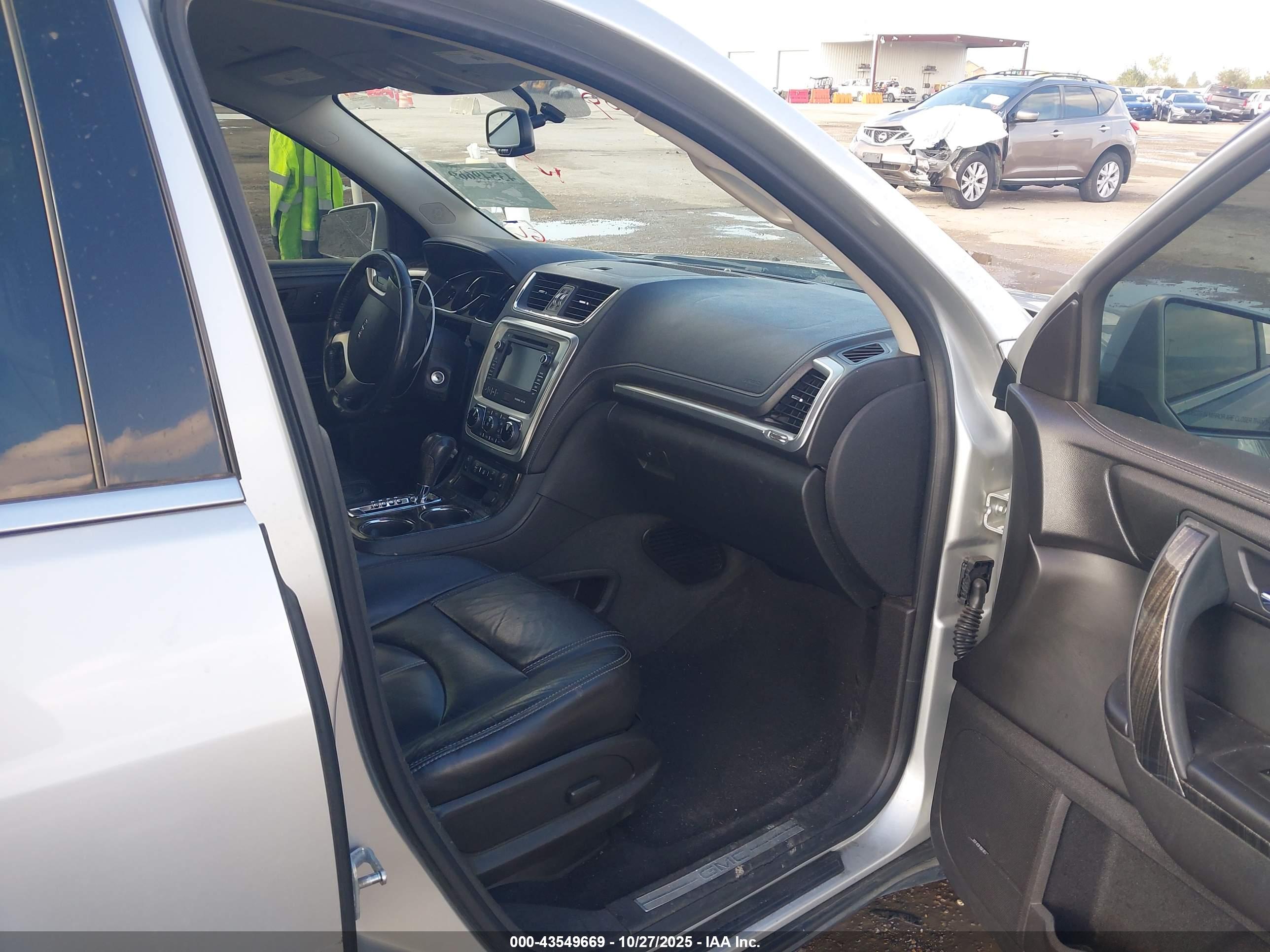 GMC ACADIA image 5