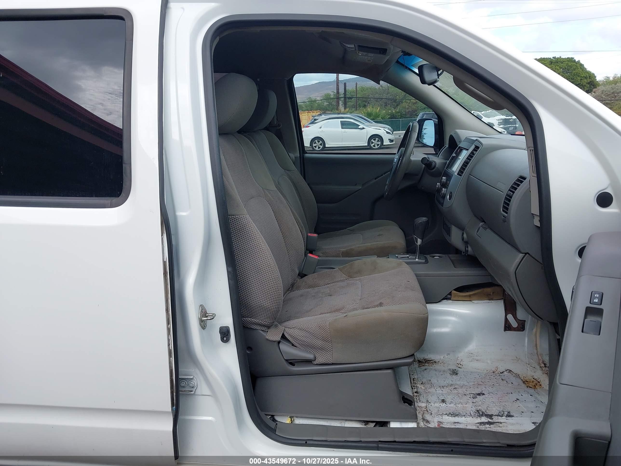 NISSAN FRONTIER image 5