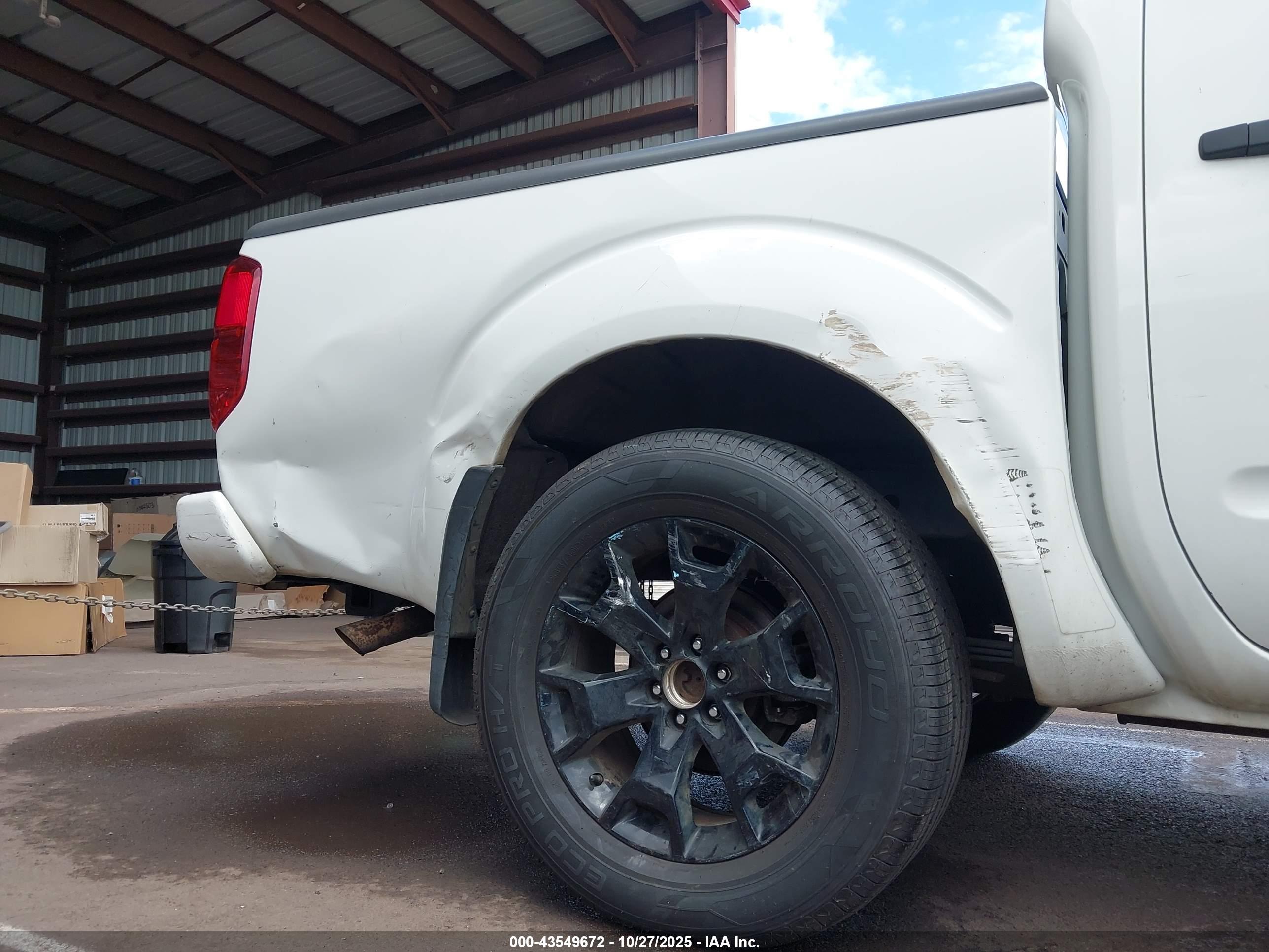 NISSAN FRONTIER image 6