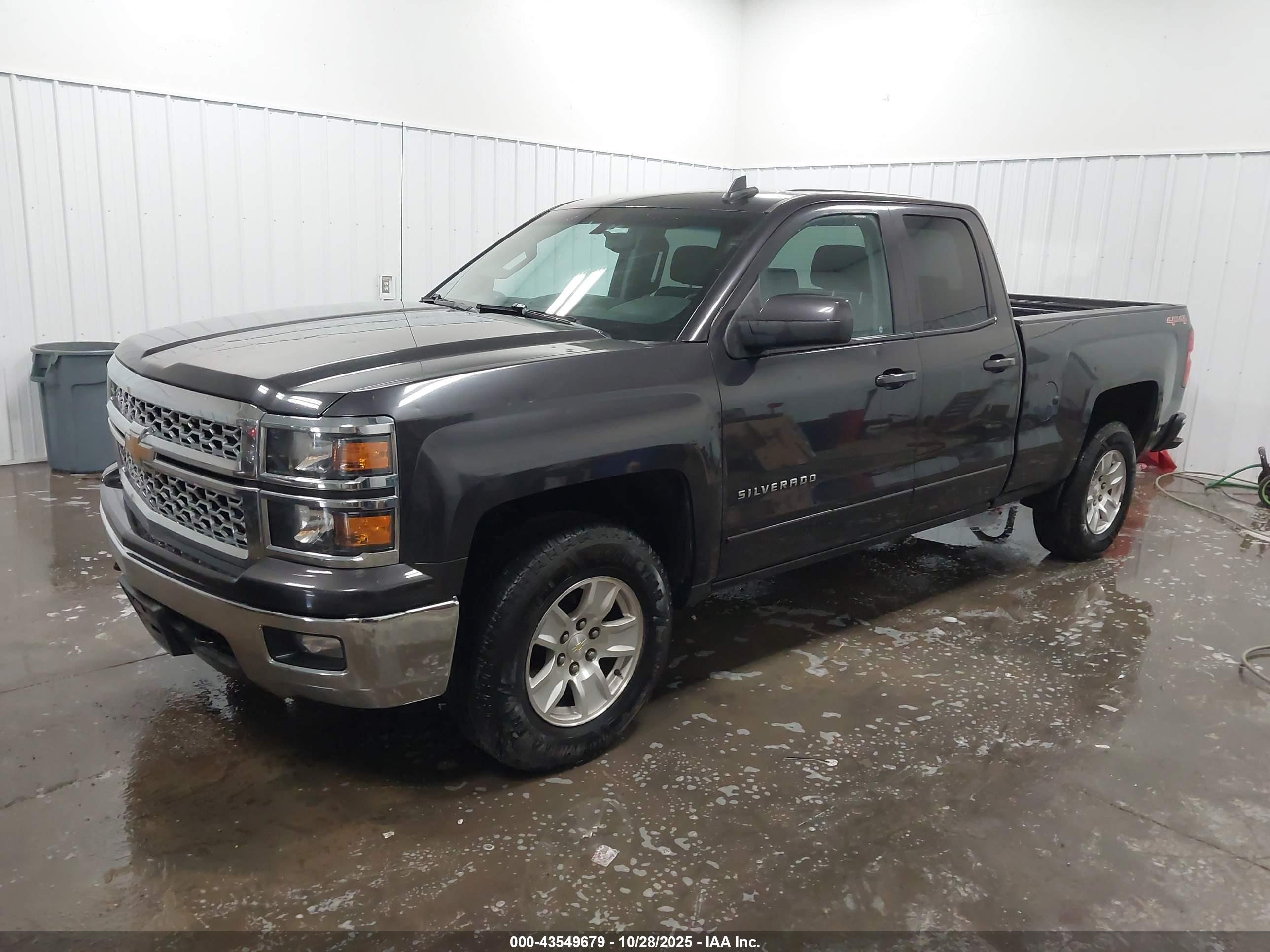 CHEVROLET SILVERADO image 2