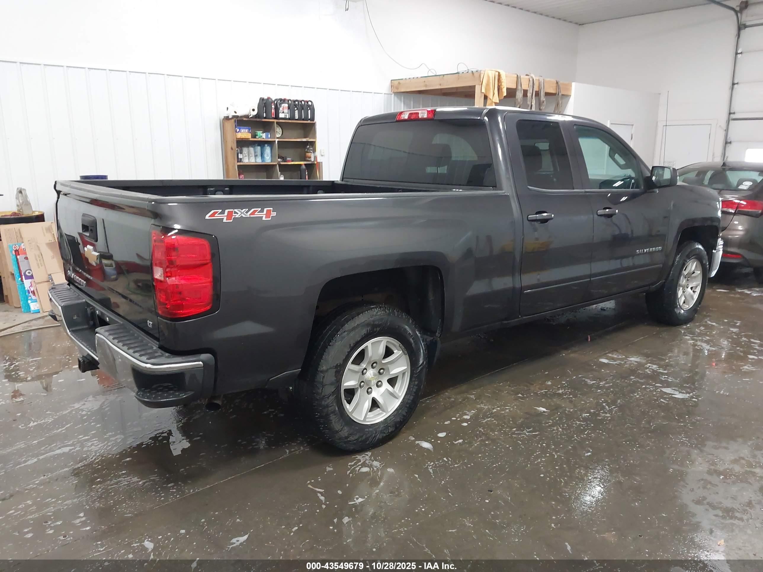 CHEVROLET SILVERADO image 4