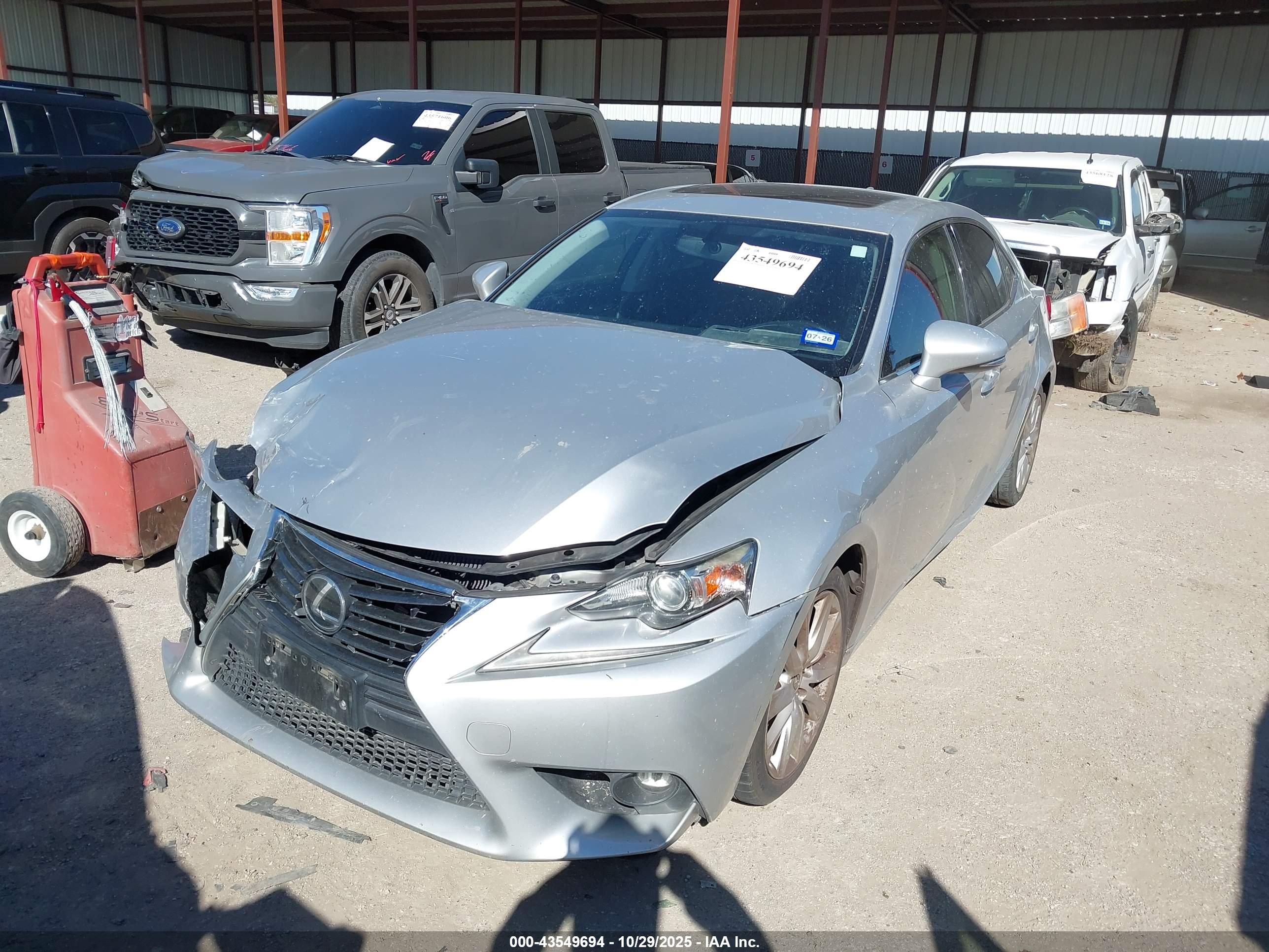 LEXUS IS image 2