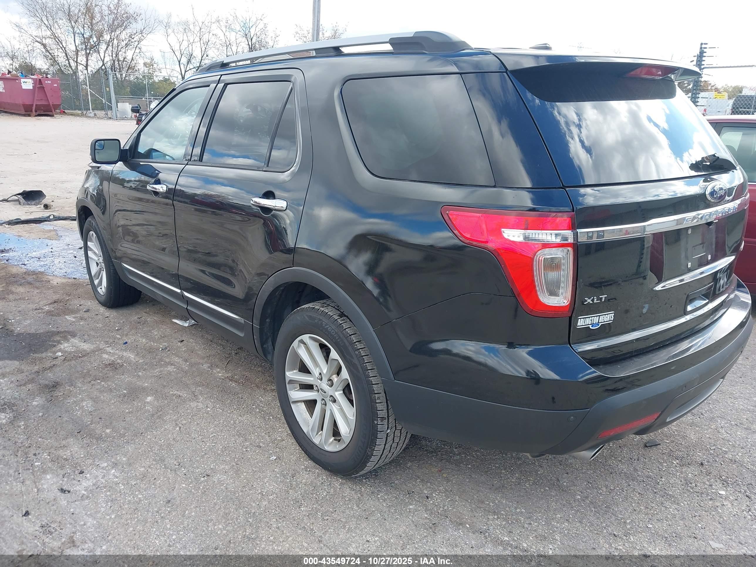 FORD EXPLORER image 3
