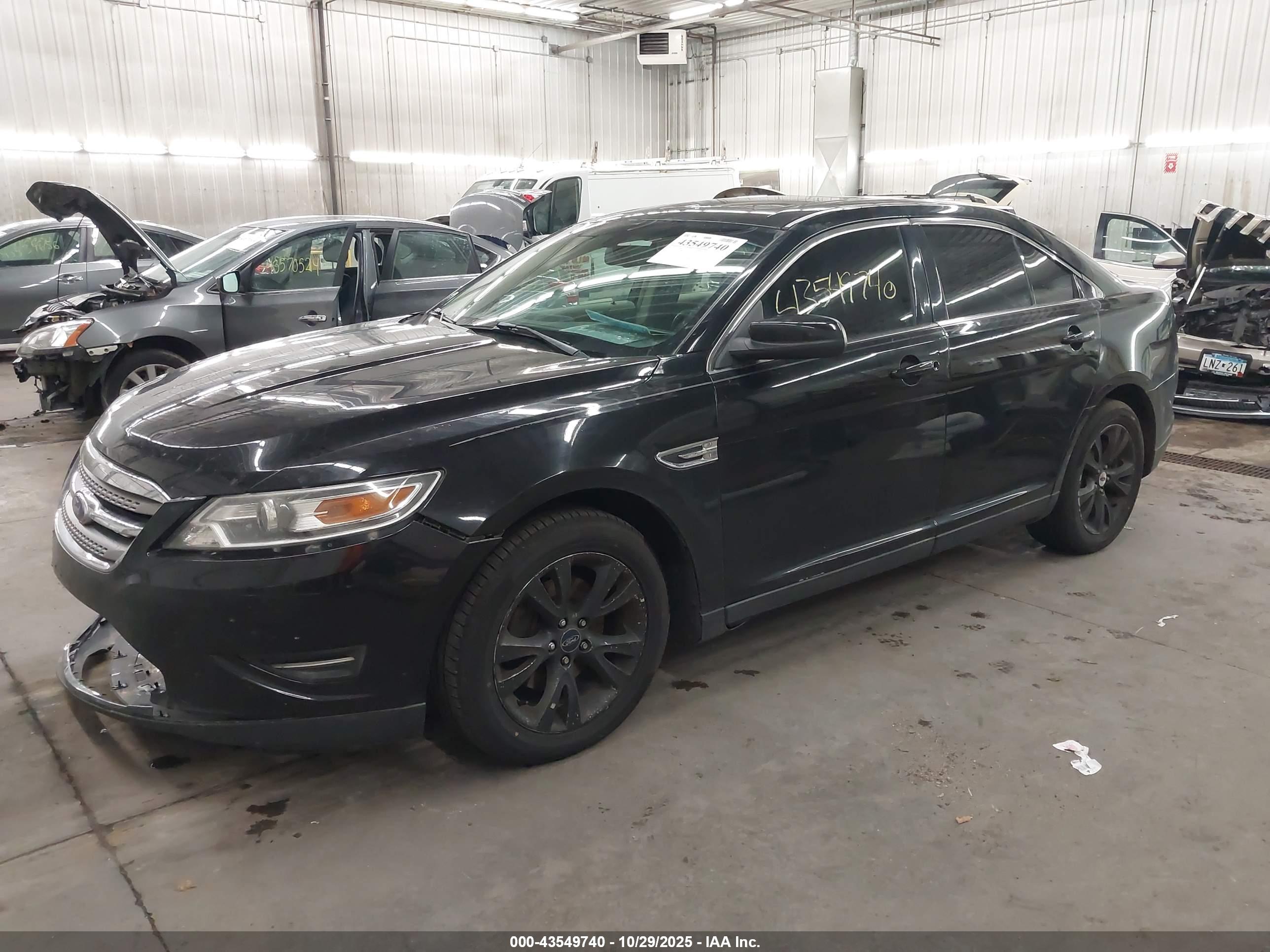 FORD TAURUS image 2