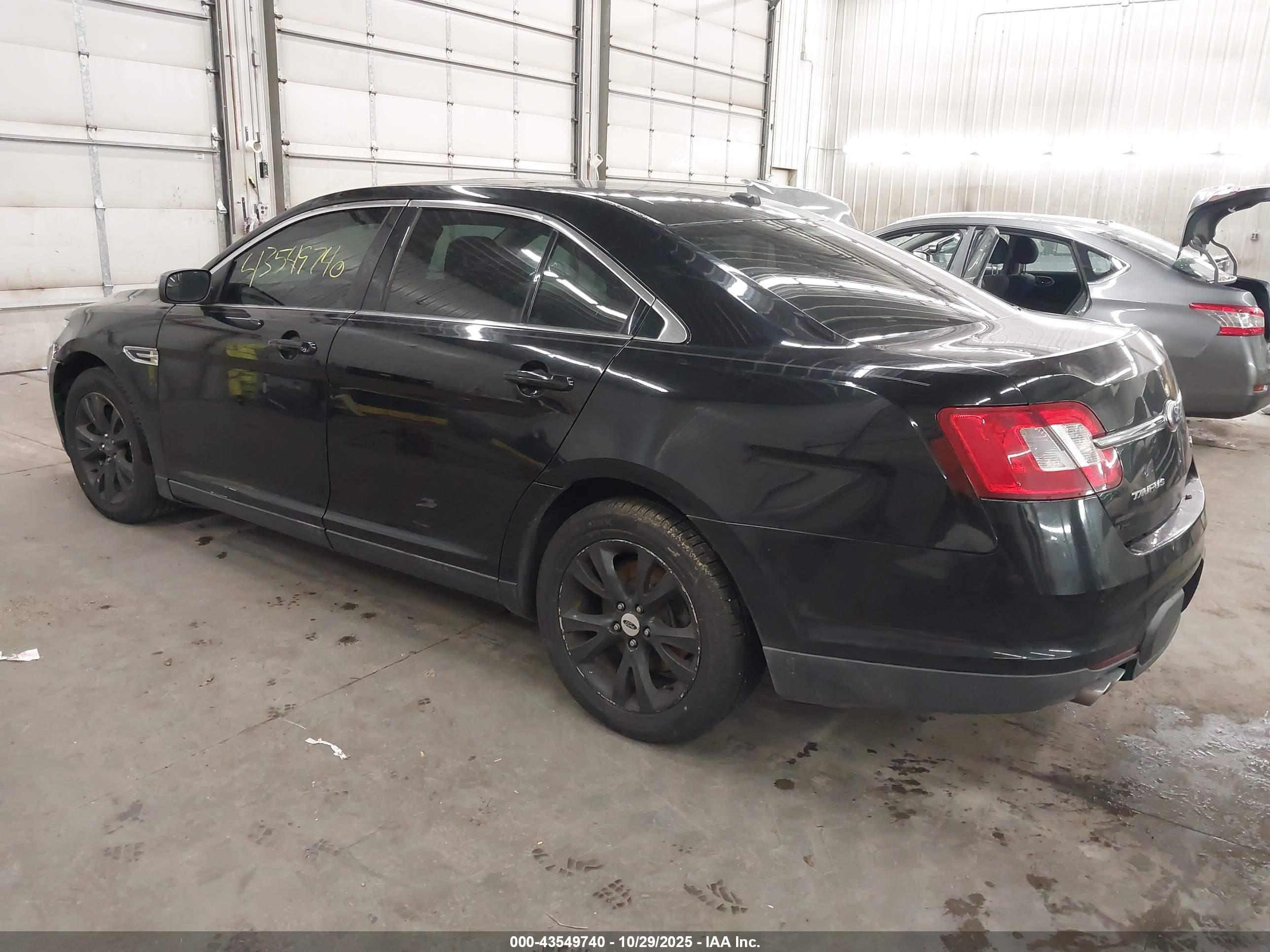 FORD TAURUS image 3