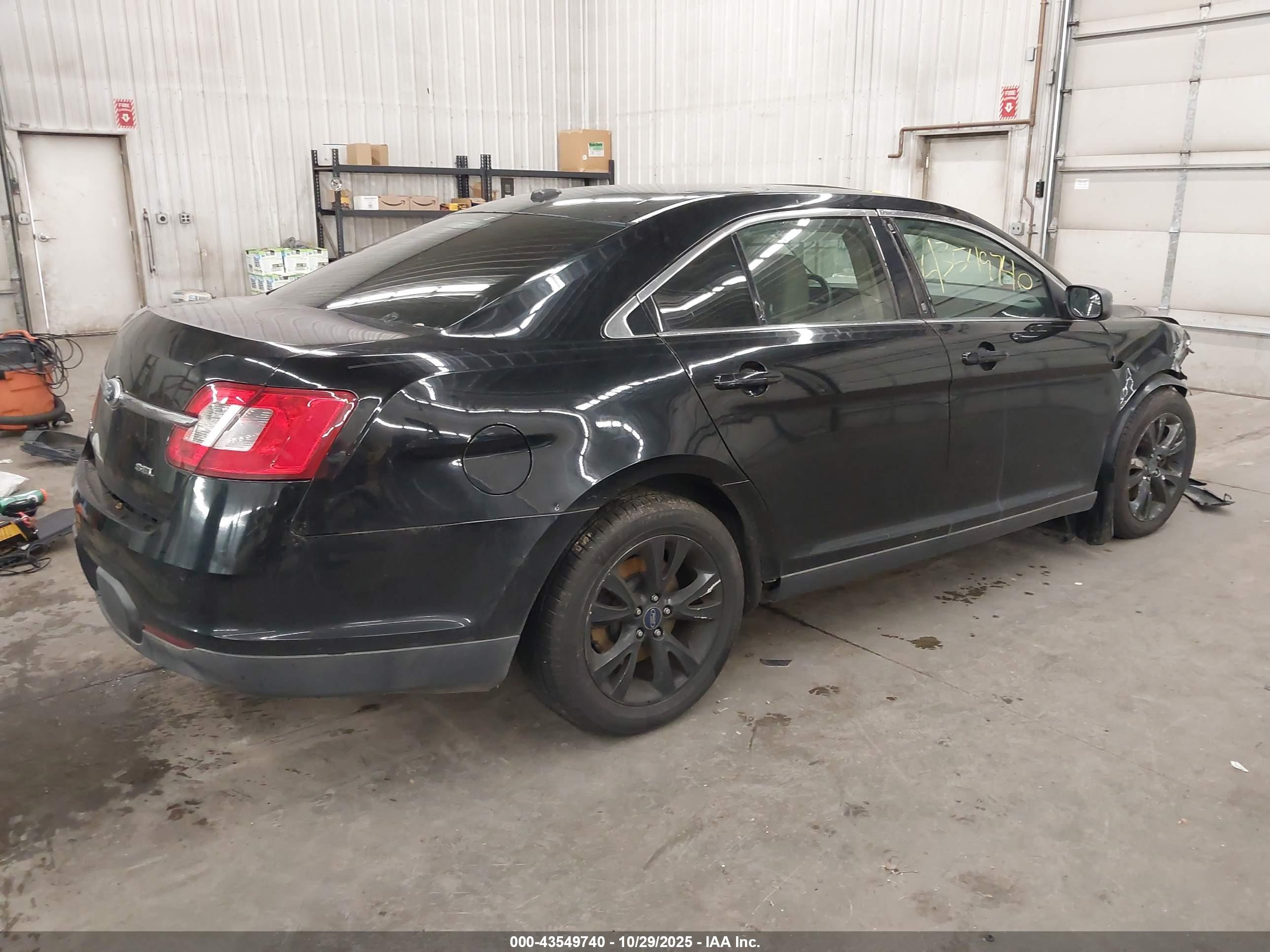 FORD TAURUS image 4