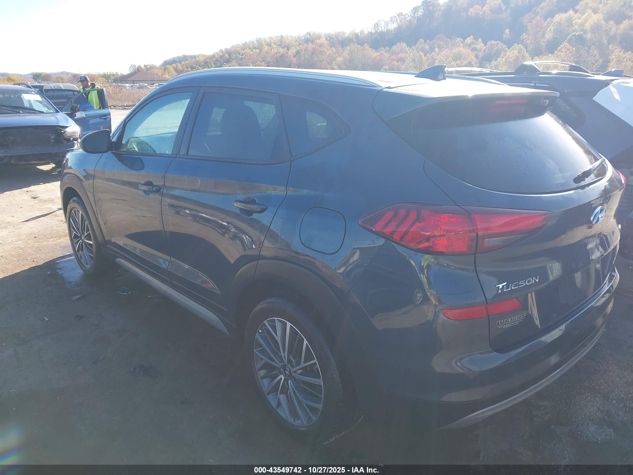HYUNDAI TUCSON image 3
