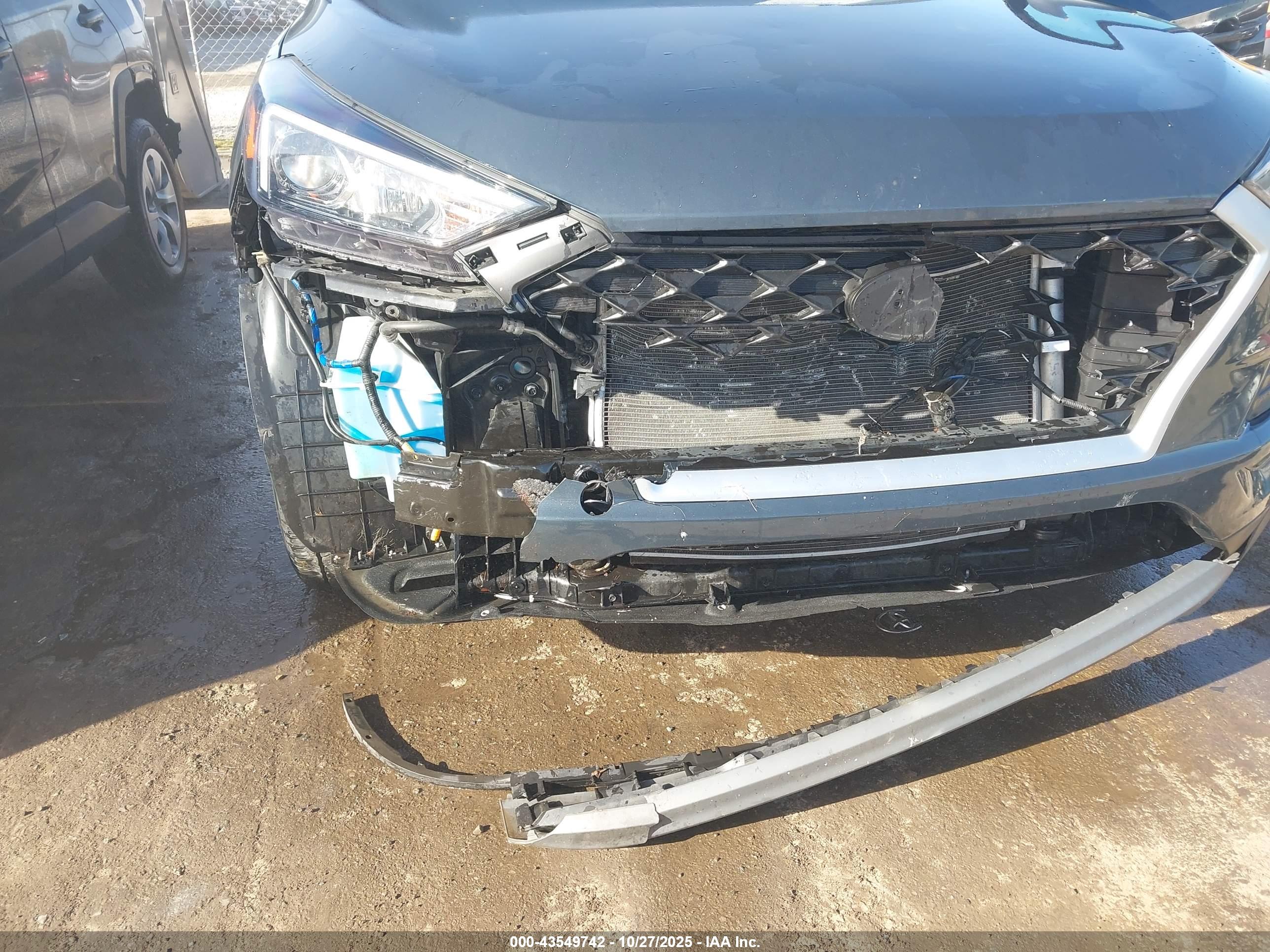 HYUNDAI TUCSON image 6