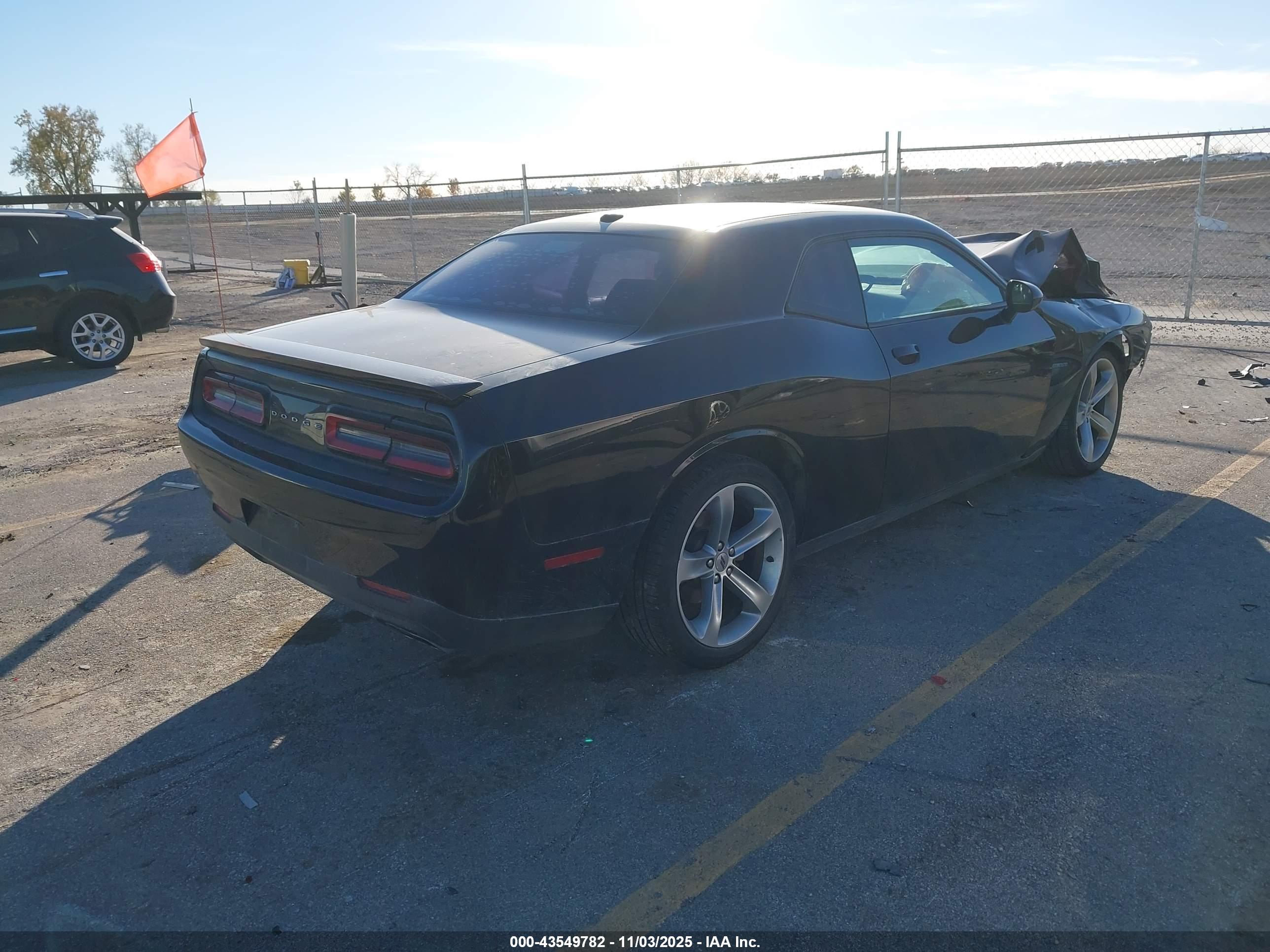 DODGE CHALLENGER image 4