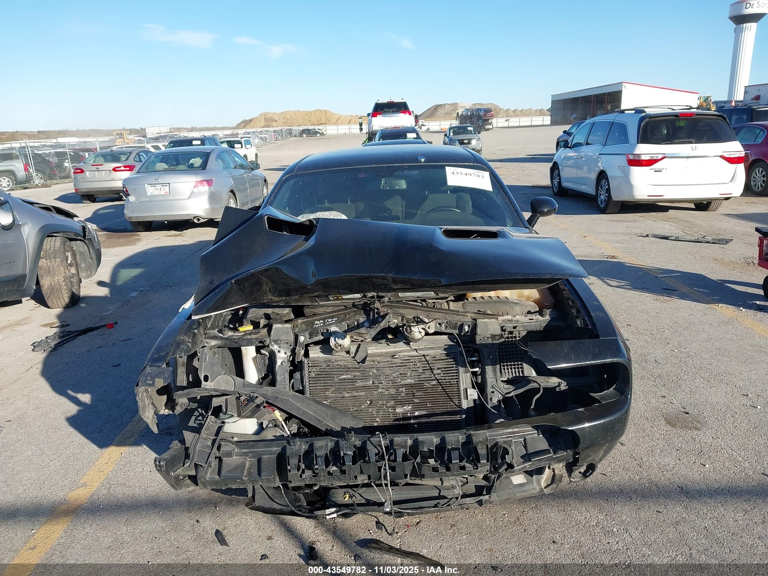 DODGE CHALLENGER image 6