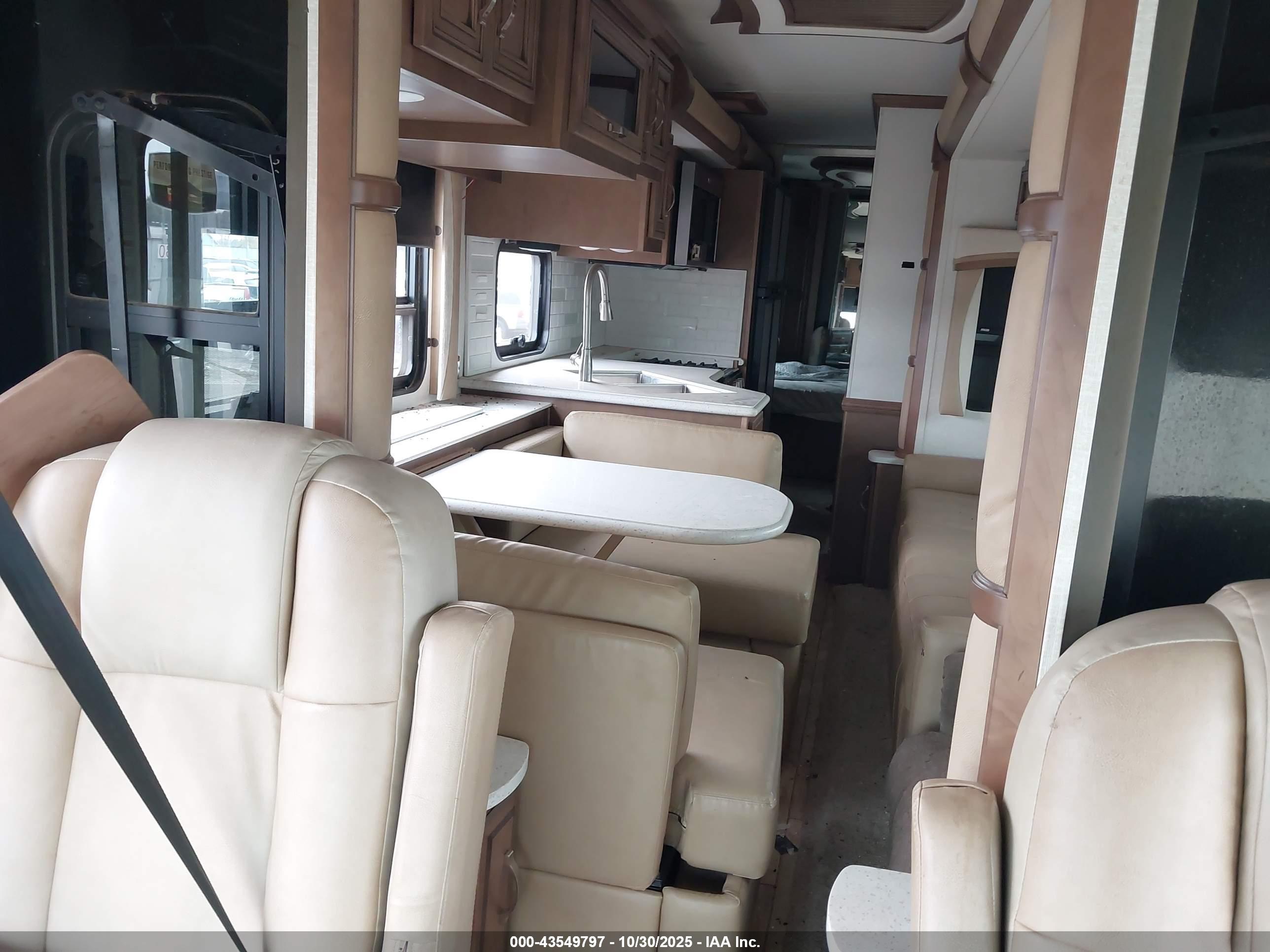 FREIGHTLINER CHASSIS image 8