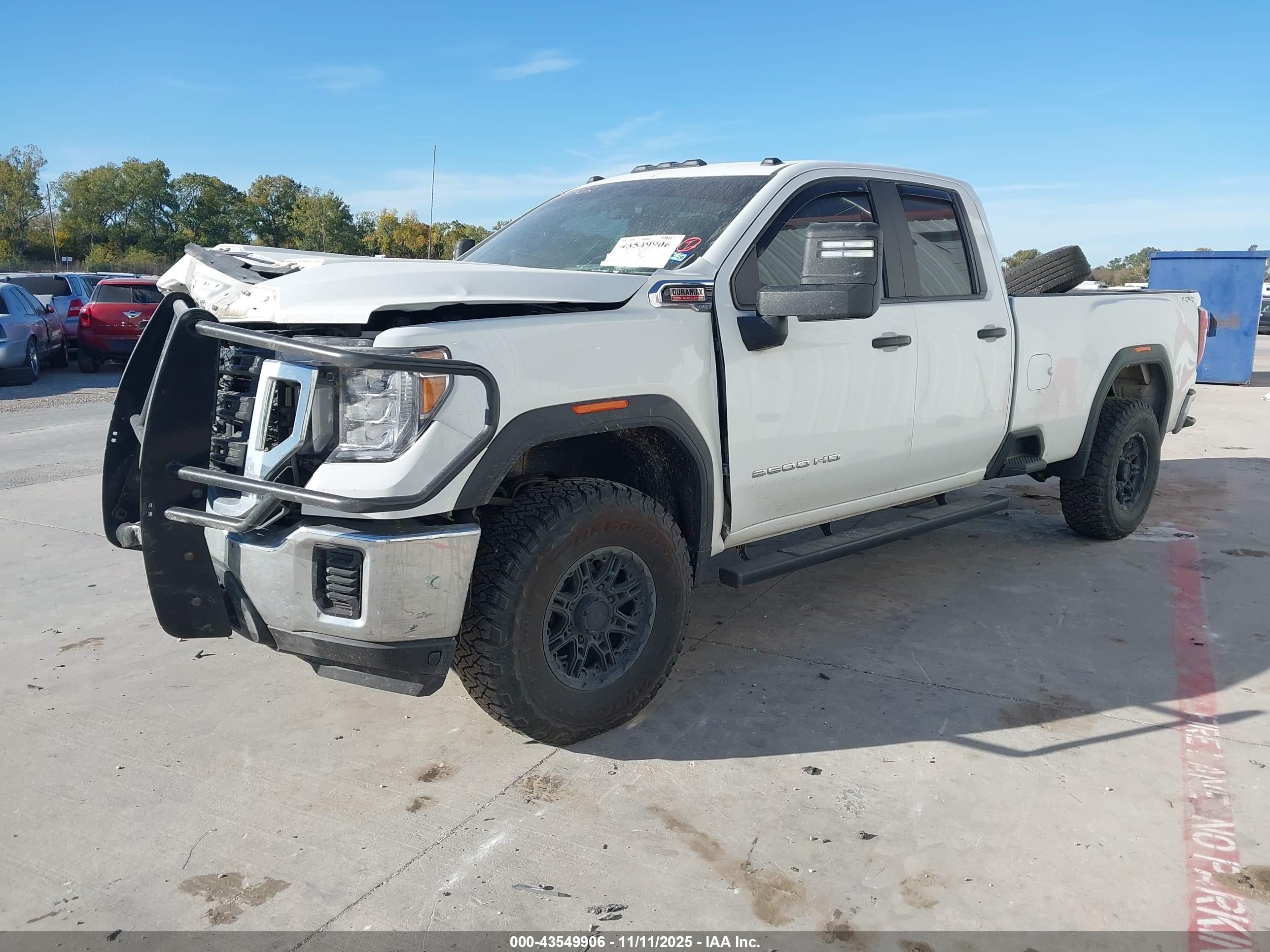 GMC SIERRA image 2