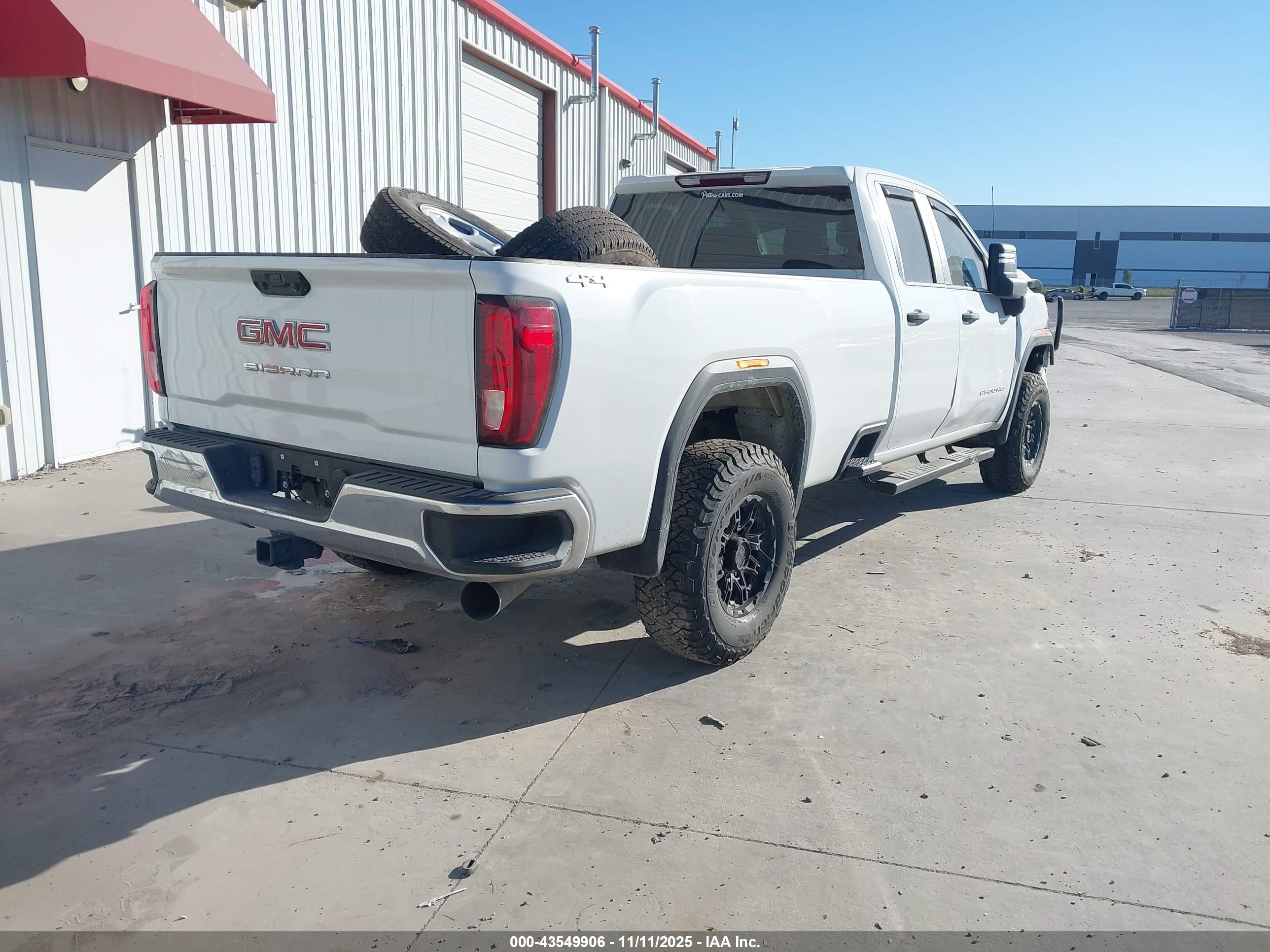 GMC SIERRA image 4