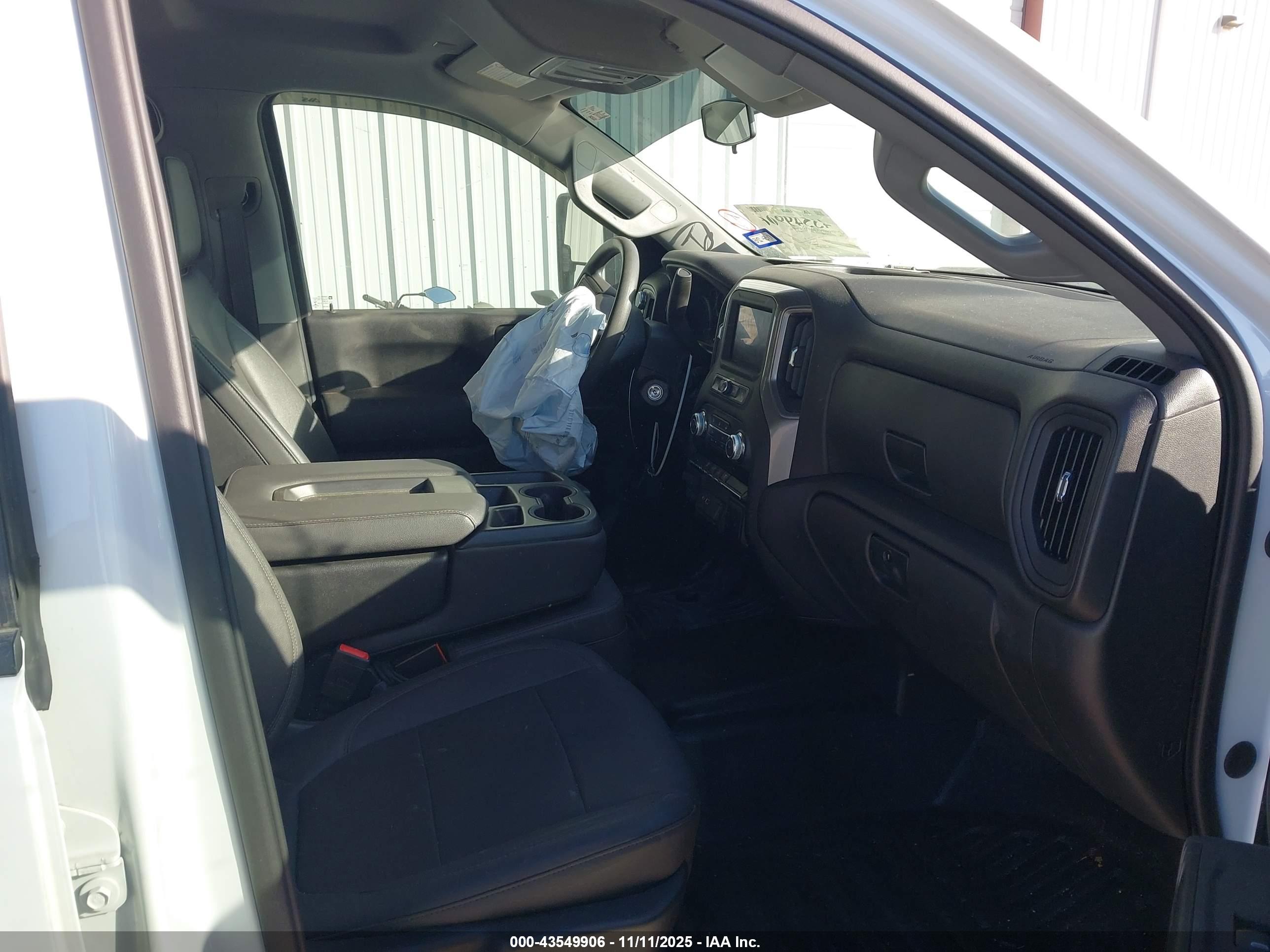 GMC SIERRA image 5