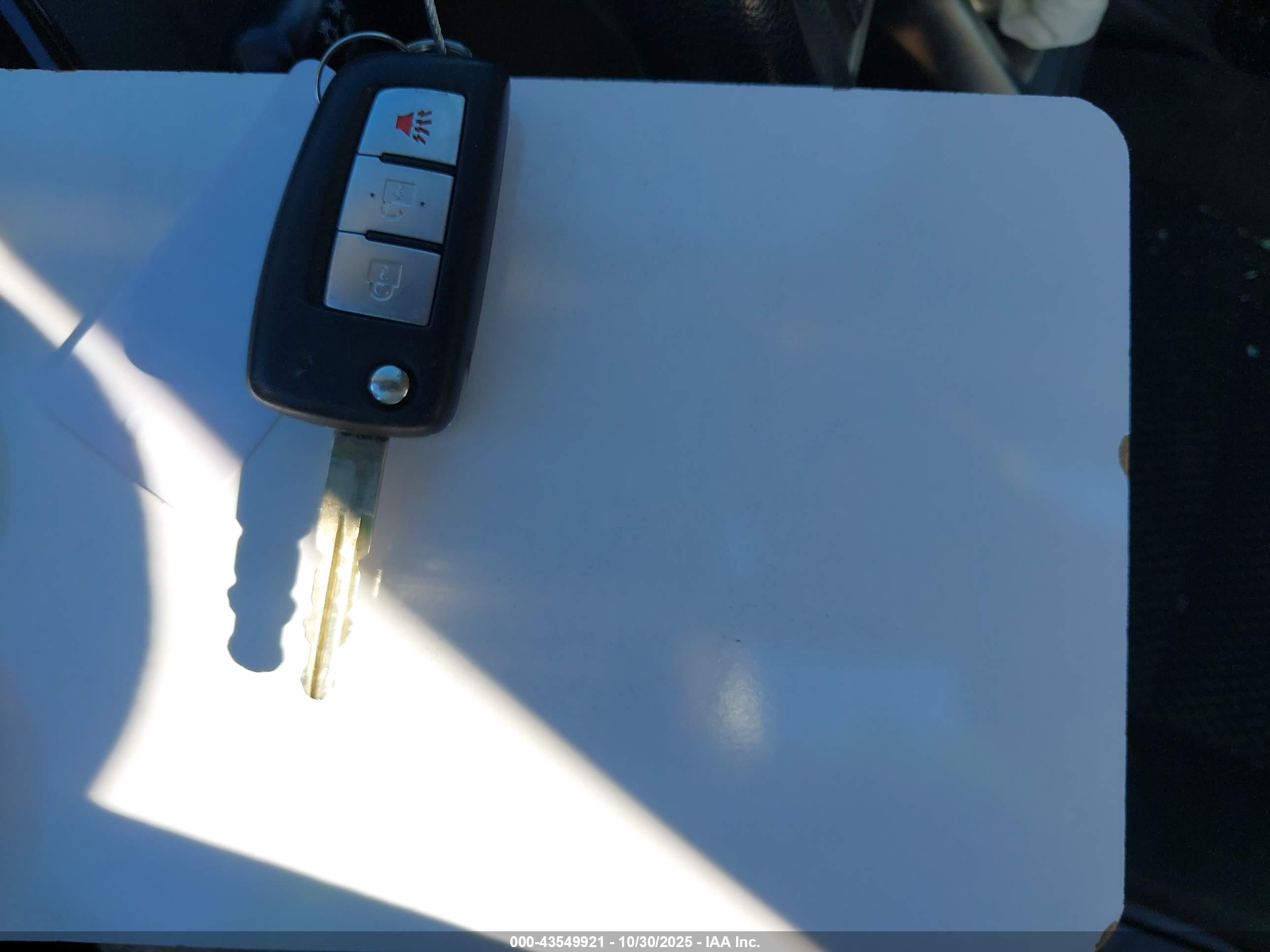 NISSAN ROGUE image 11