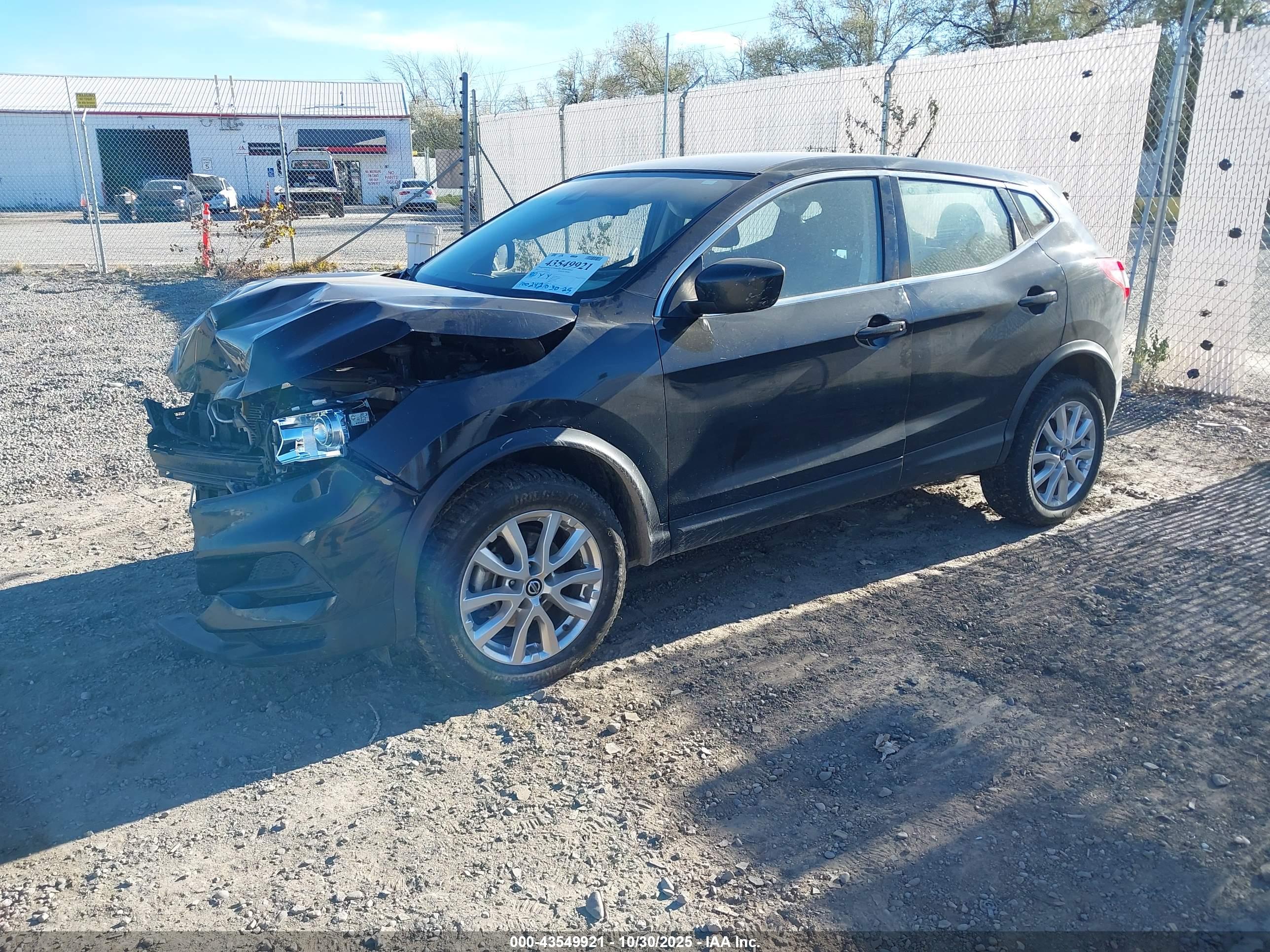 NISSAN ROGUE image 2