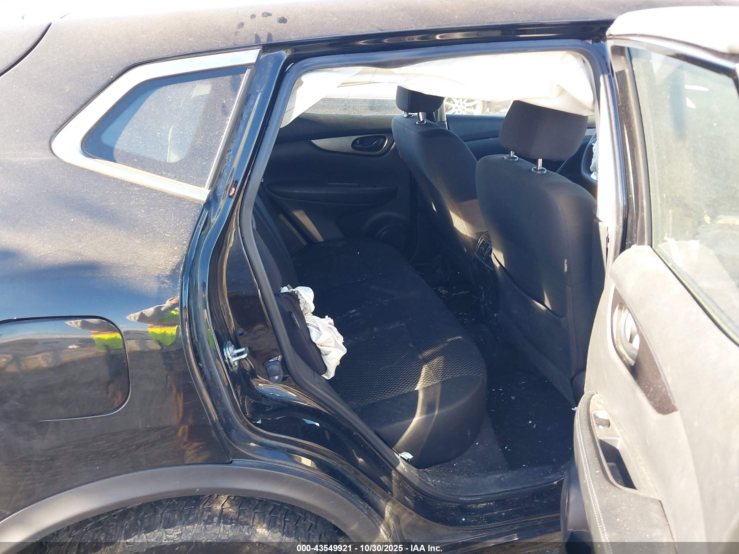 NISSAN ROGUE image 8
