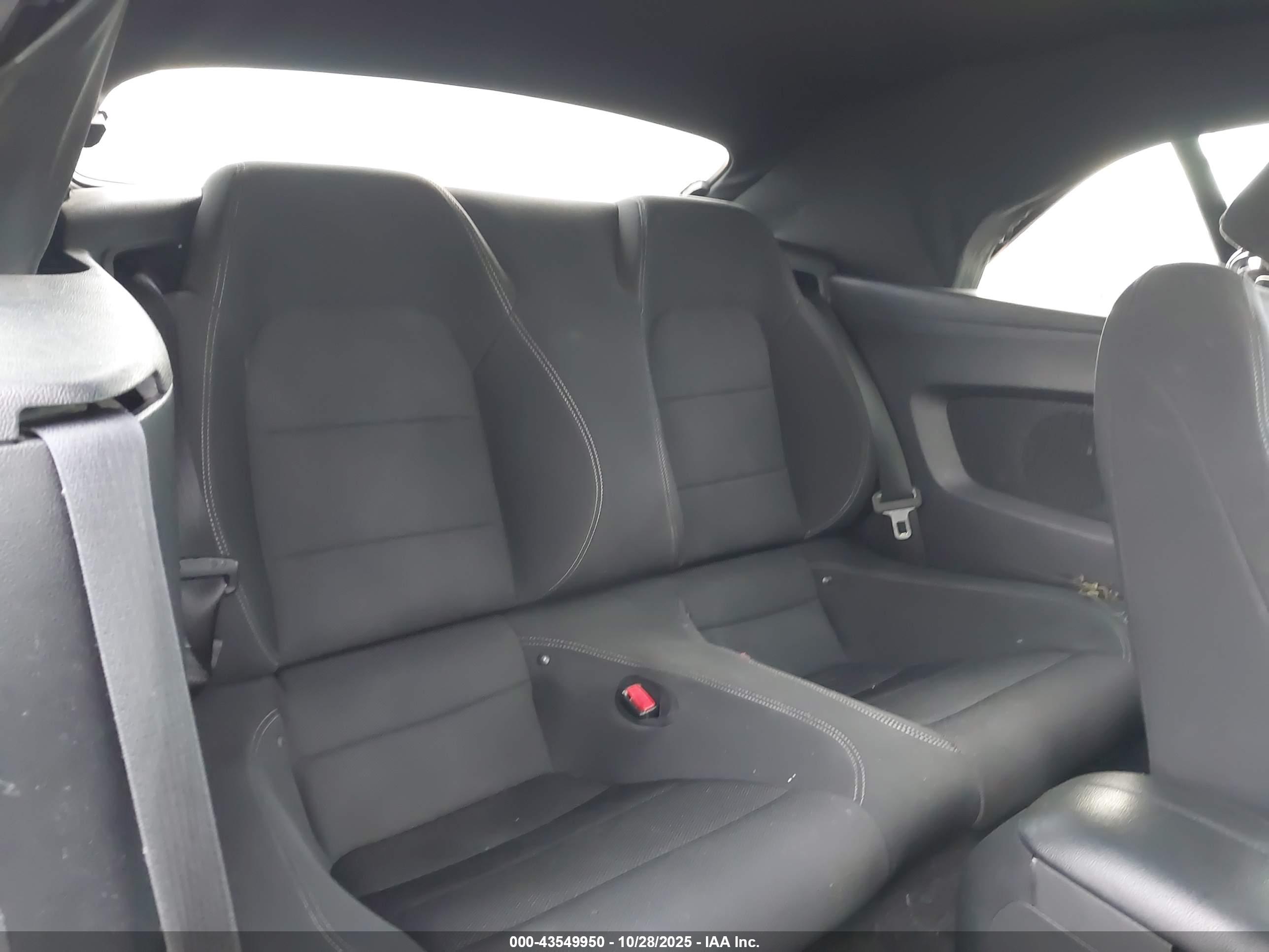 FORD MUSTANG image 8