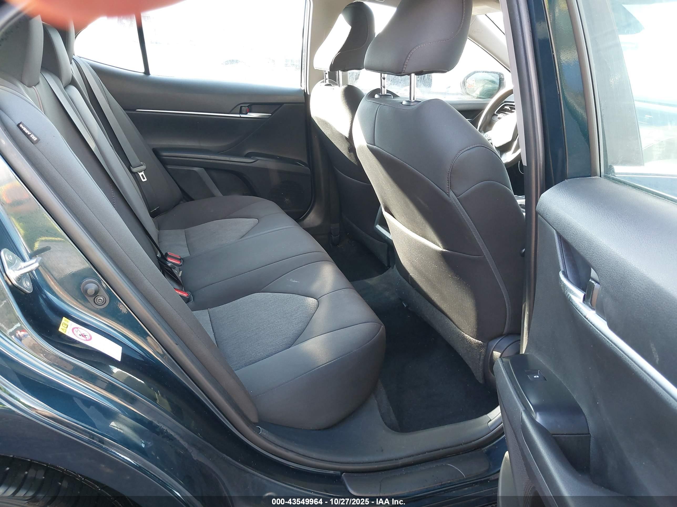TOYOTA CAMRY image 8