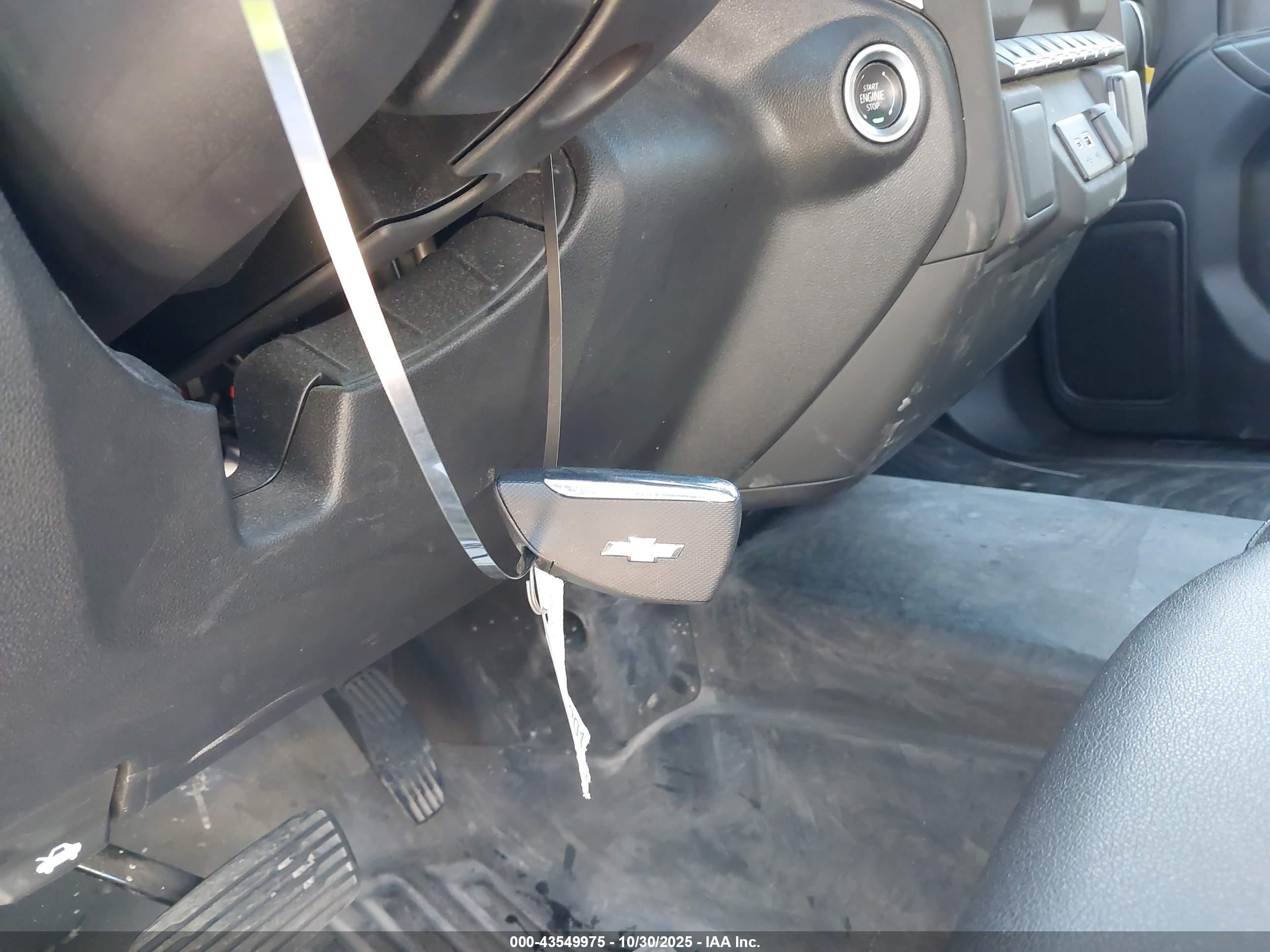 CHEVROLET SILVERADO image 11