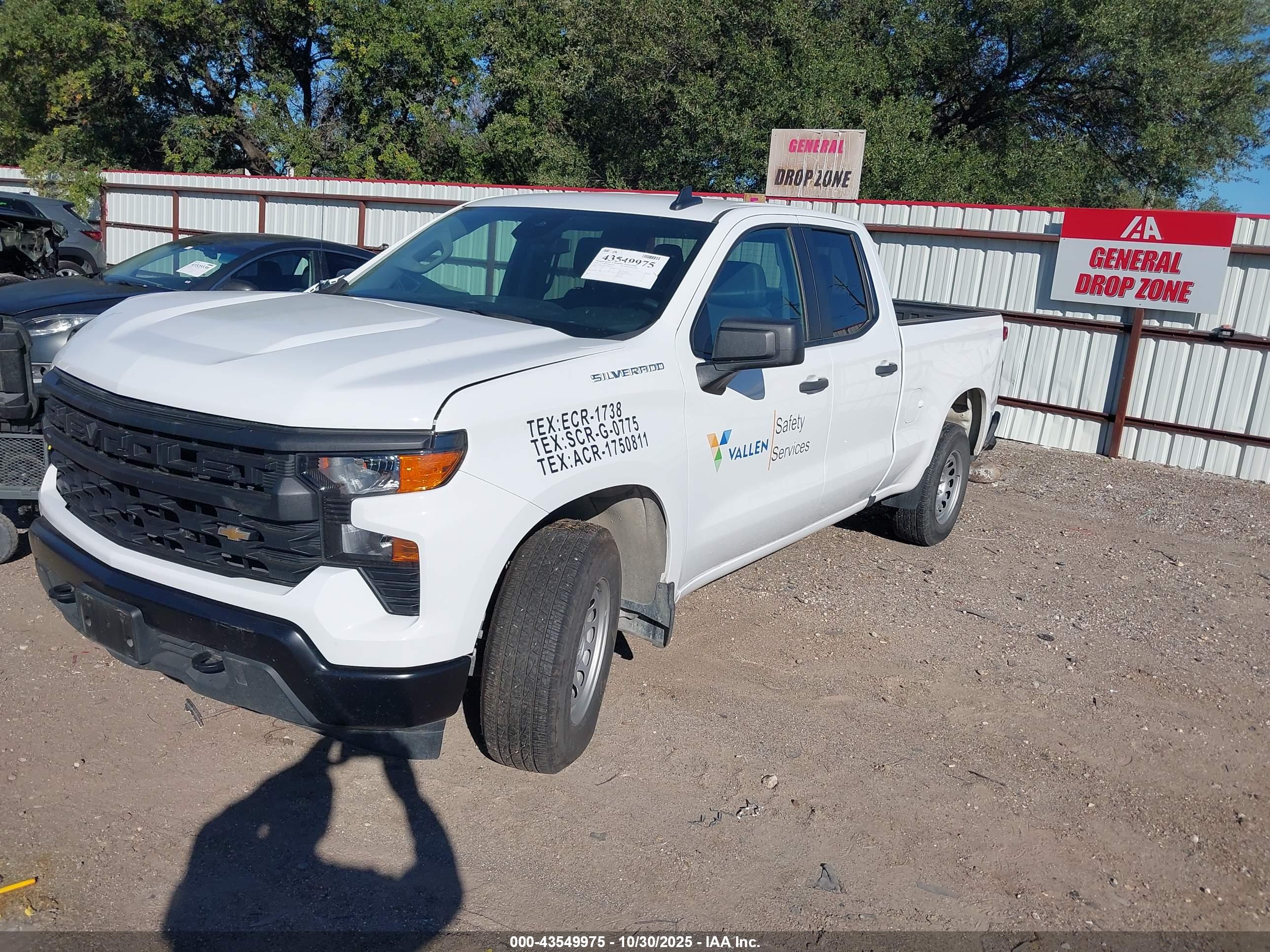 CHEVROLET SILVERADO image 2