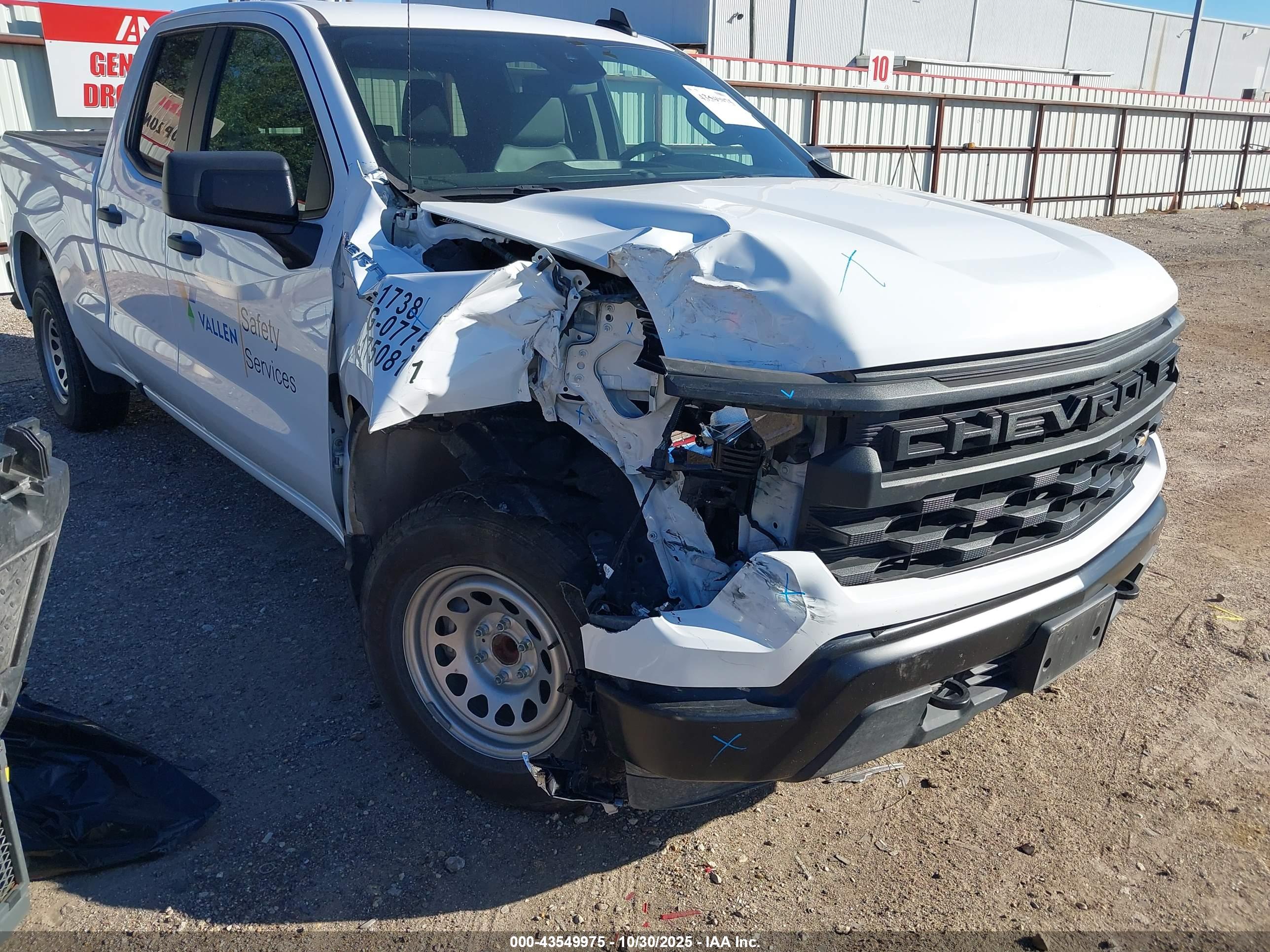CHEVROLET SILVERADO image 6