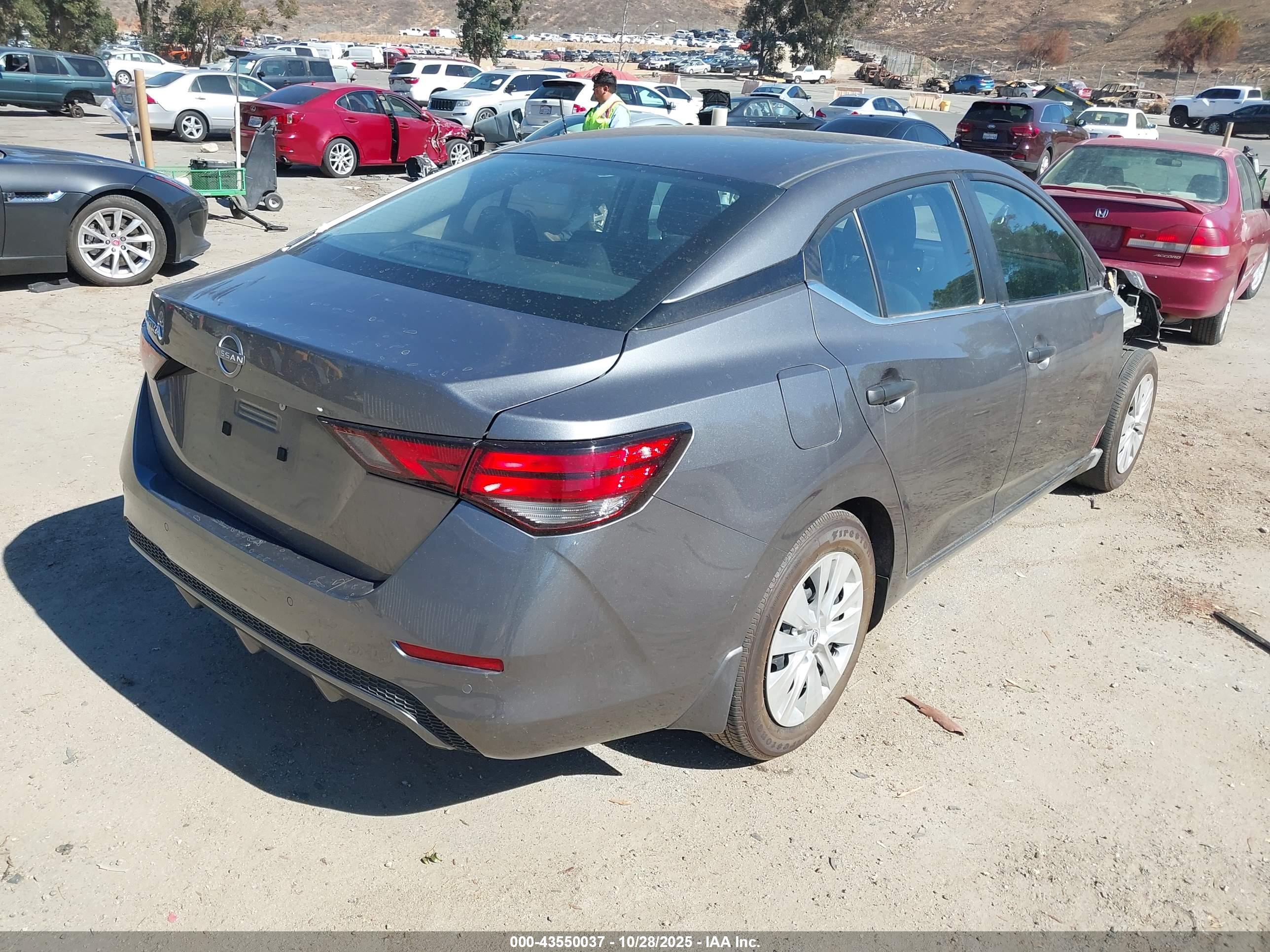 NISSAN SENTRA image 4