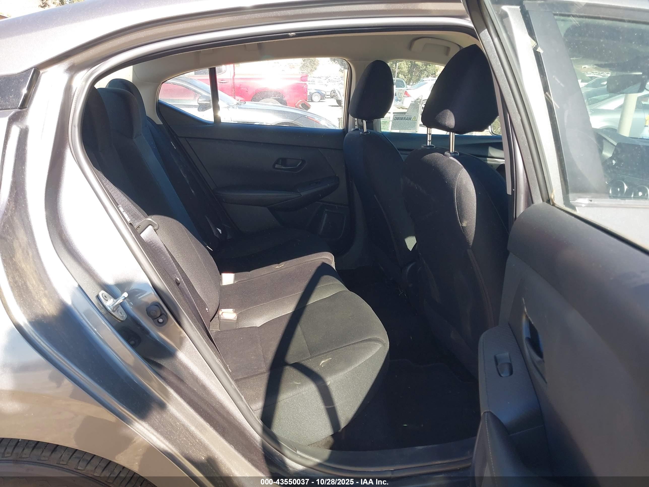 NISSAN SENTRA image 8