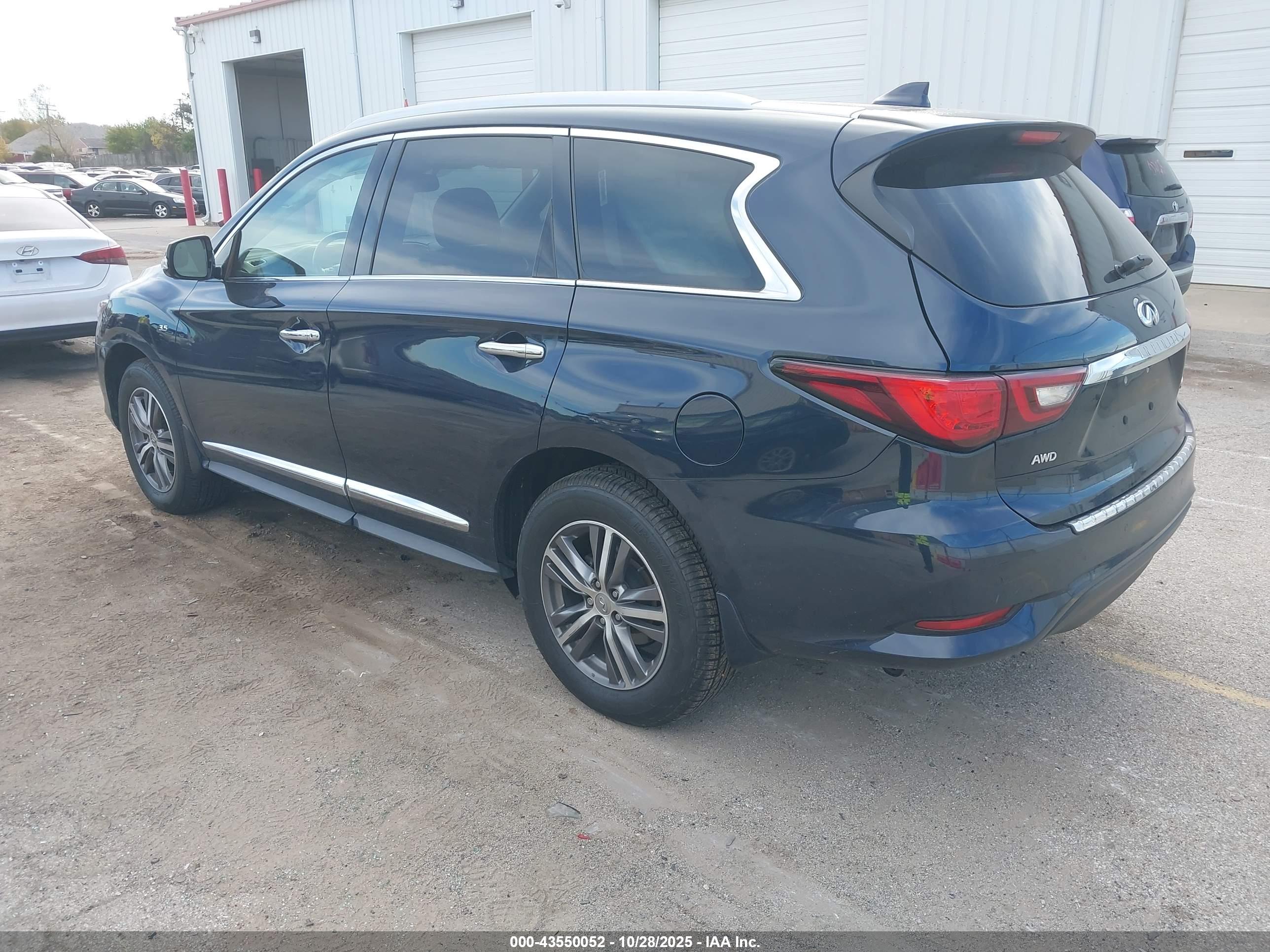INFINITI QX60 image 3