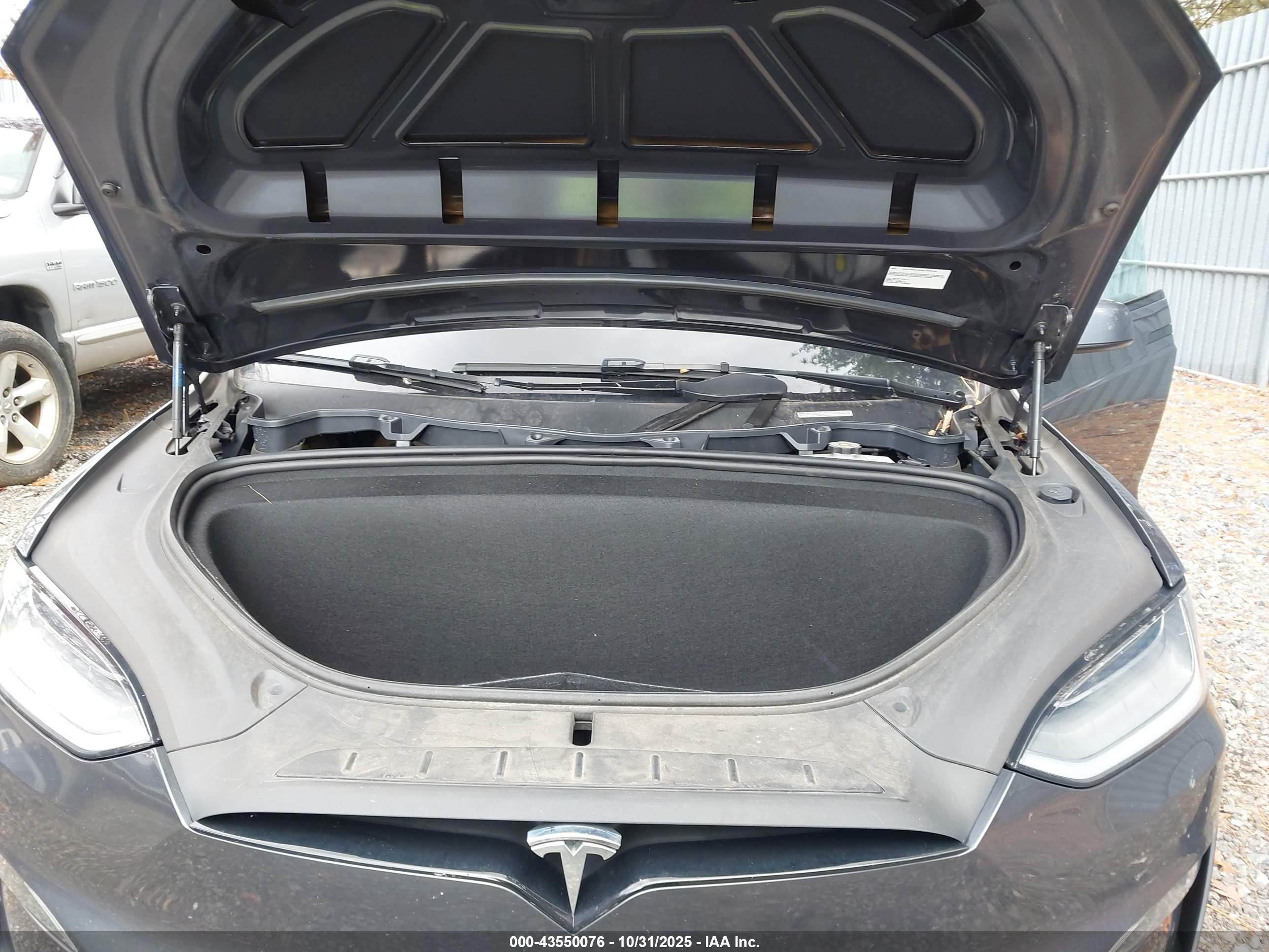 TESLA MODEL image 10