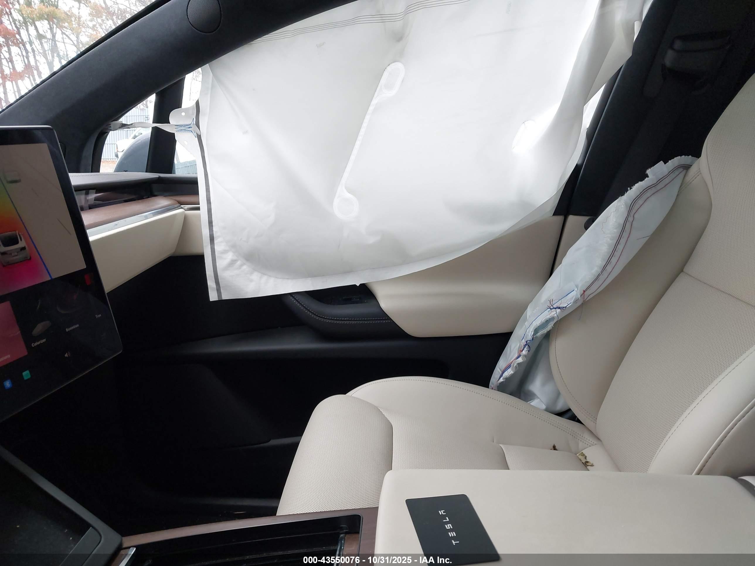 TESLA MODEL image 5