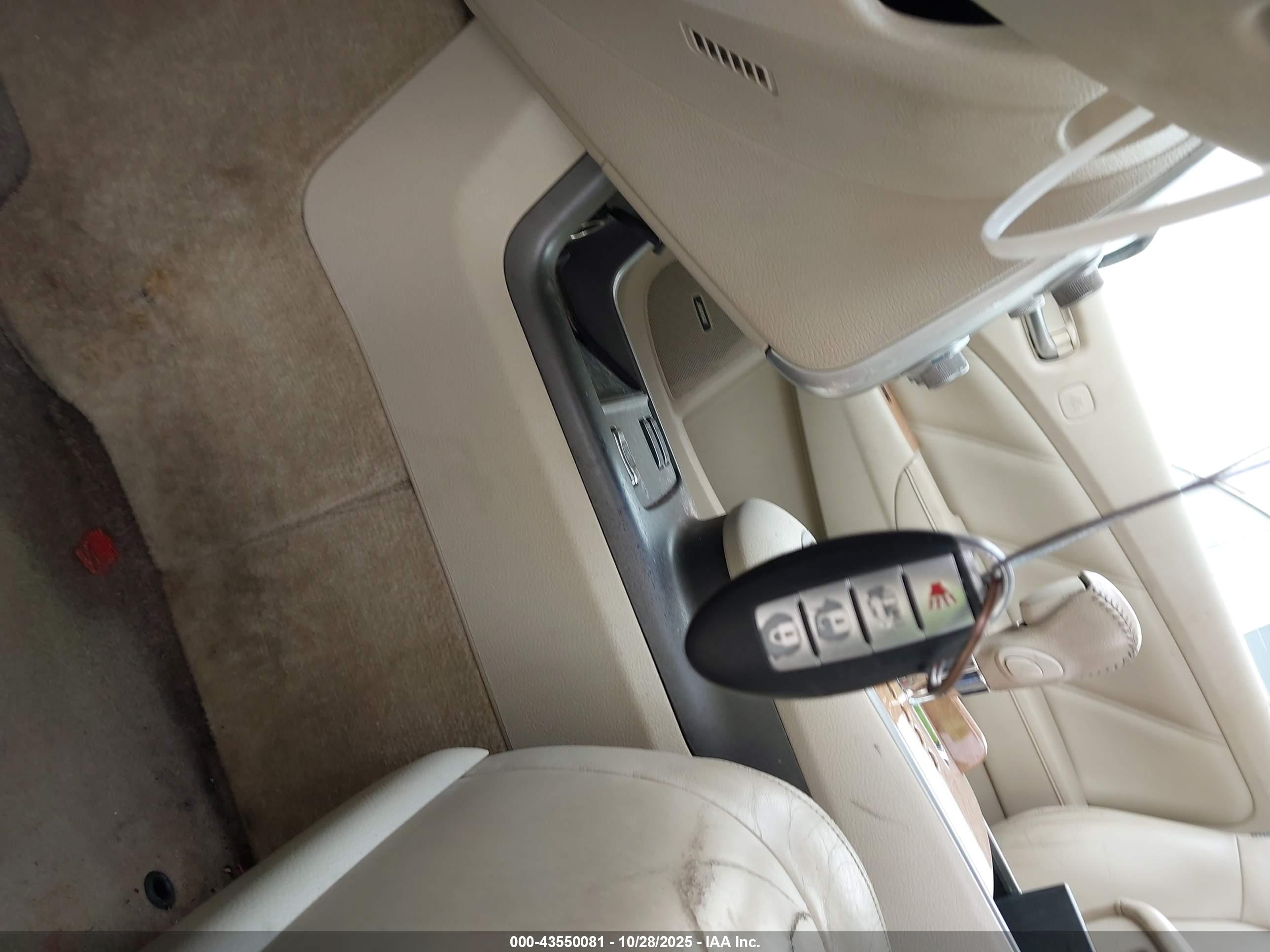 NISSAN MURANO image 11