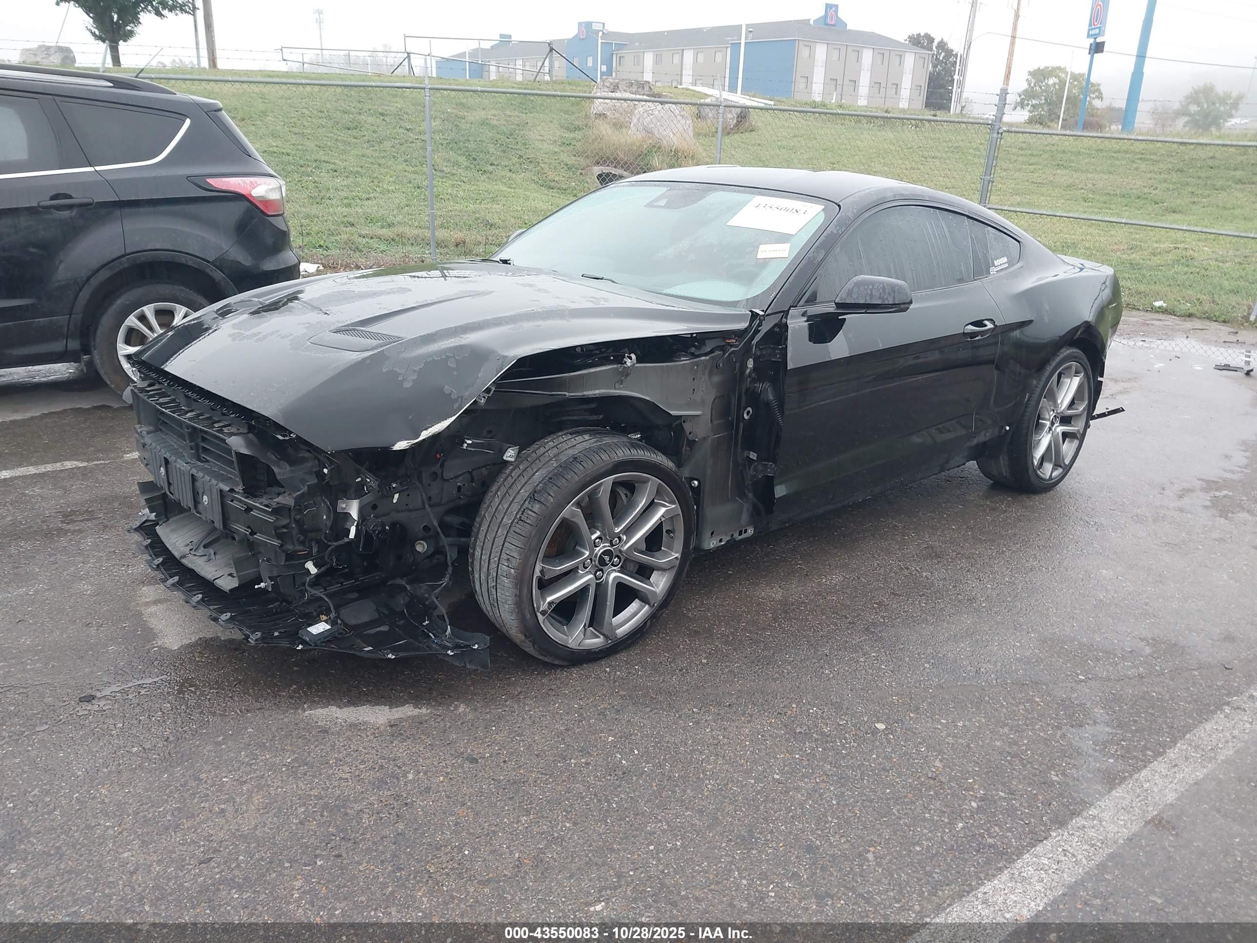 FORD MUSTANG image 2