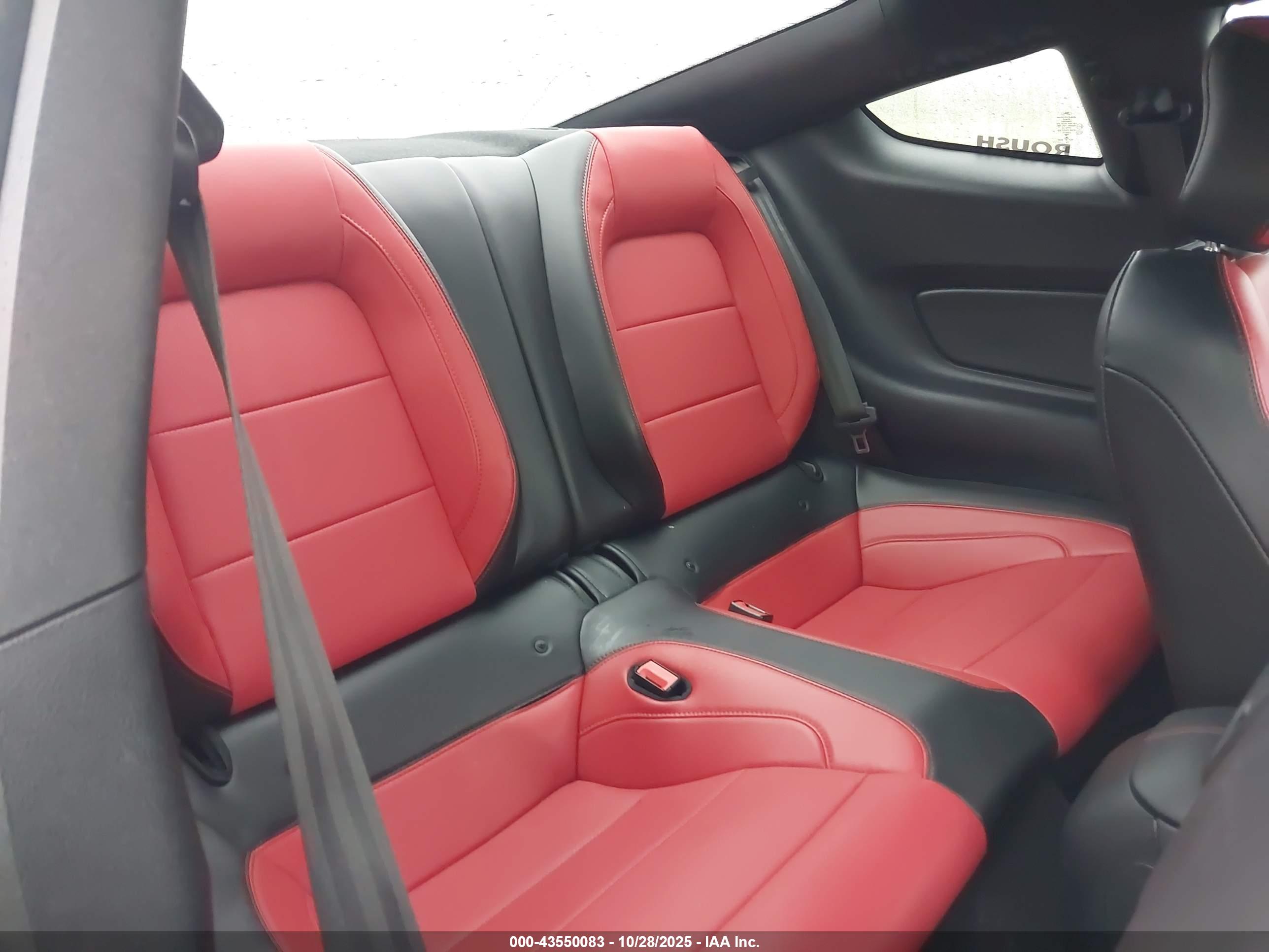 FORD MUSTANG image 8