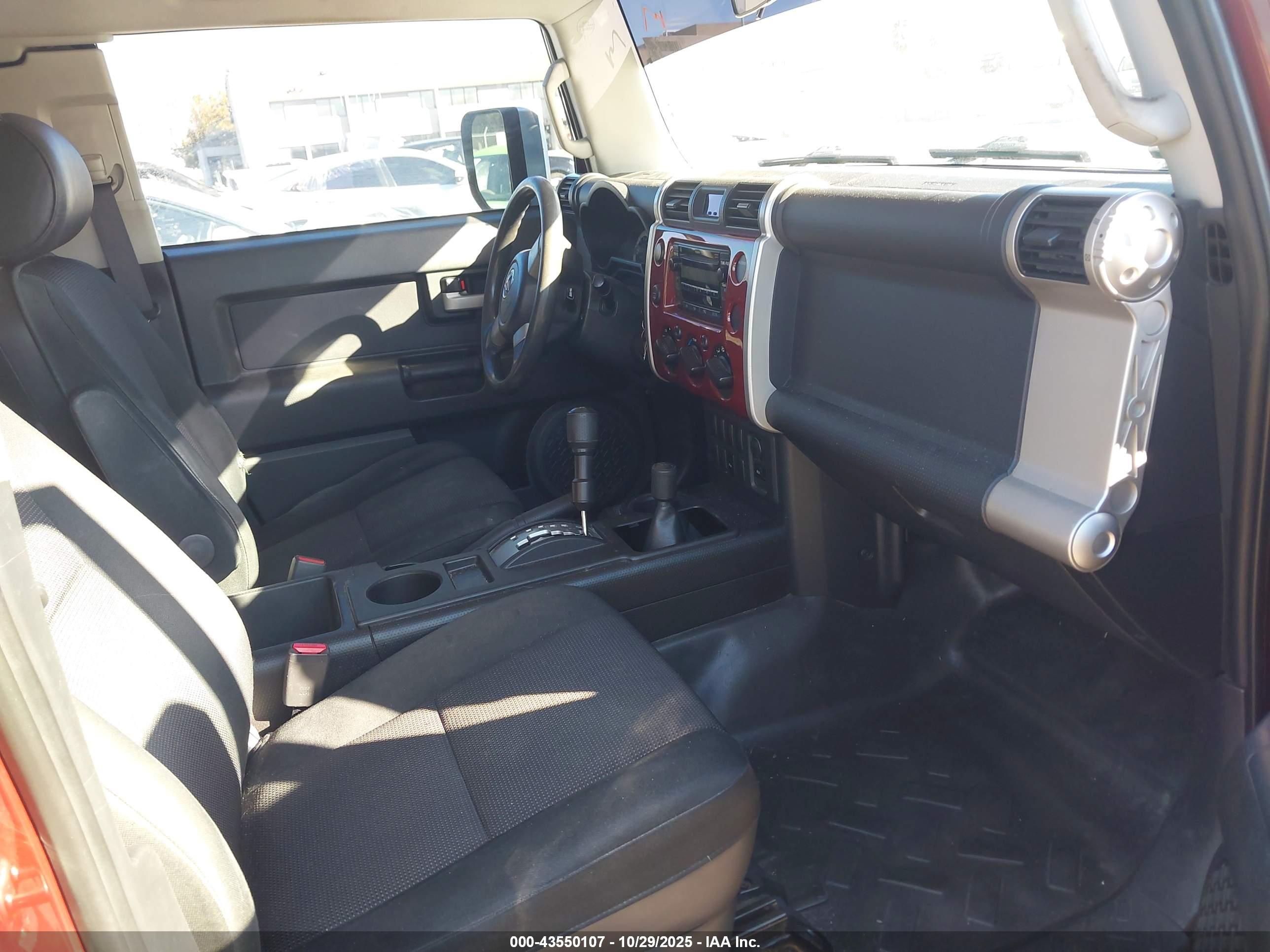 TOYOTA FJ image 5
