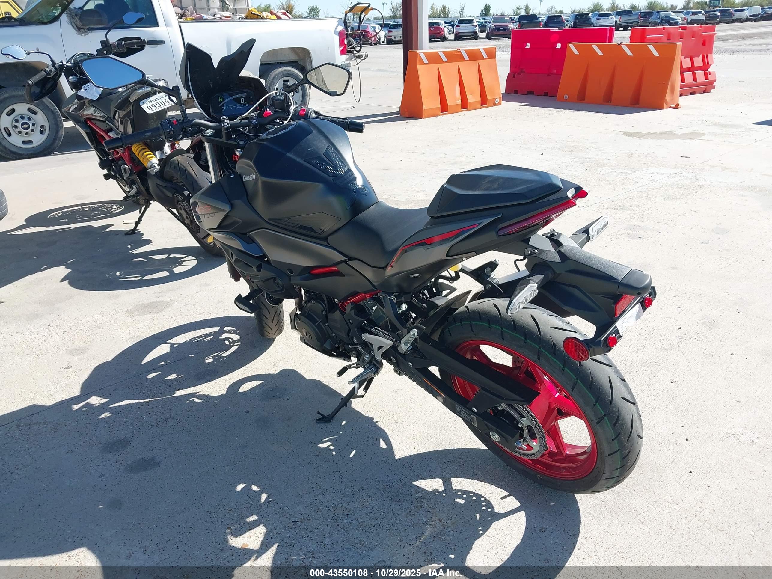 KAWASAKI ER500 image 3