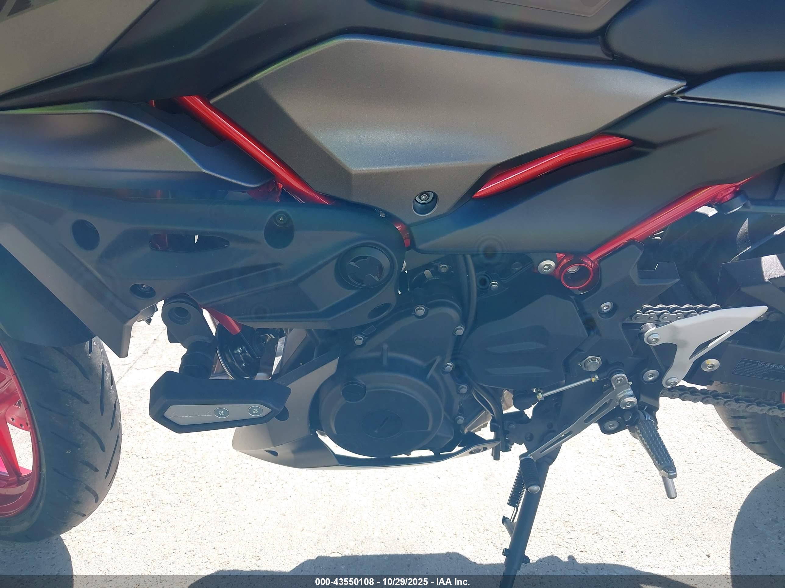KAWASAKI ER500 image 9