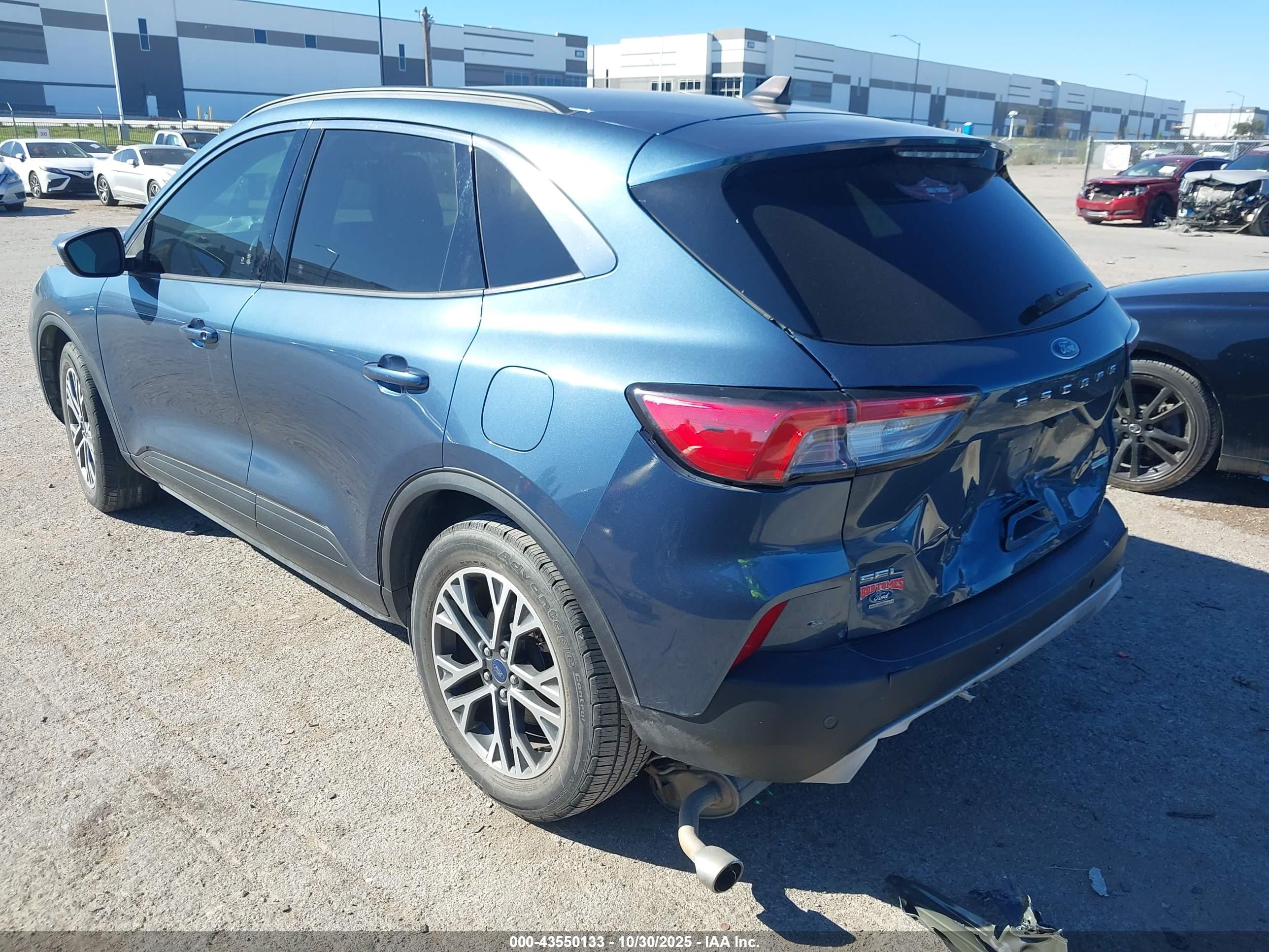 FORD ESCAPE image 3