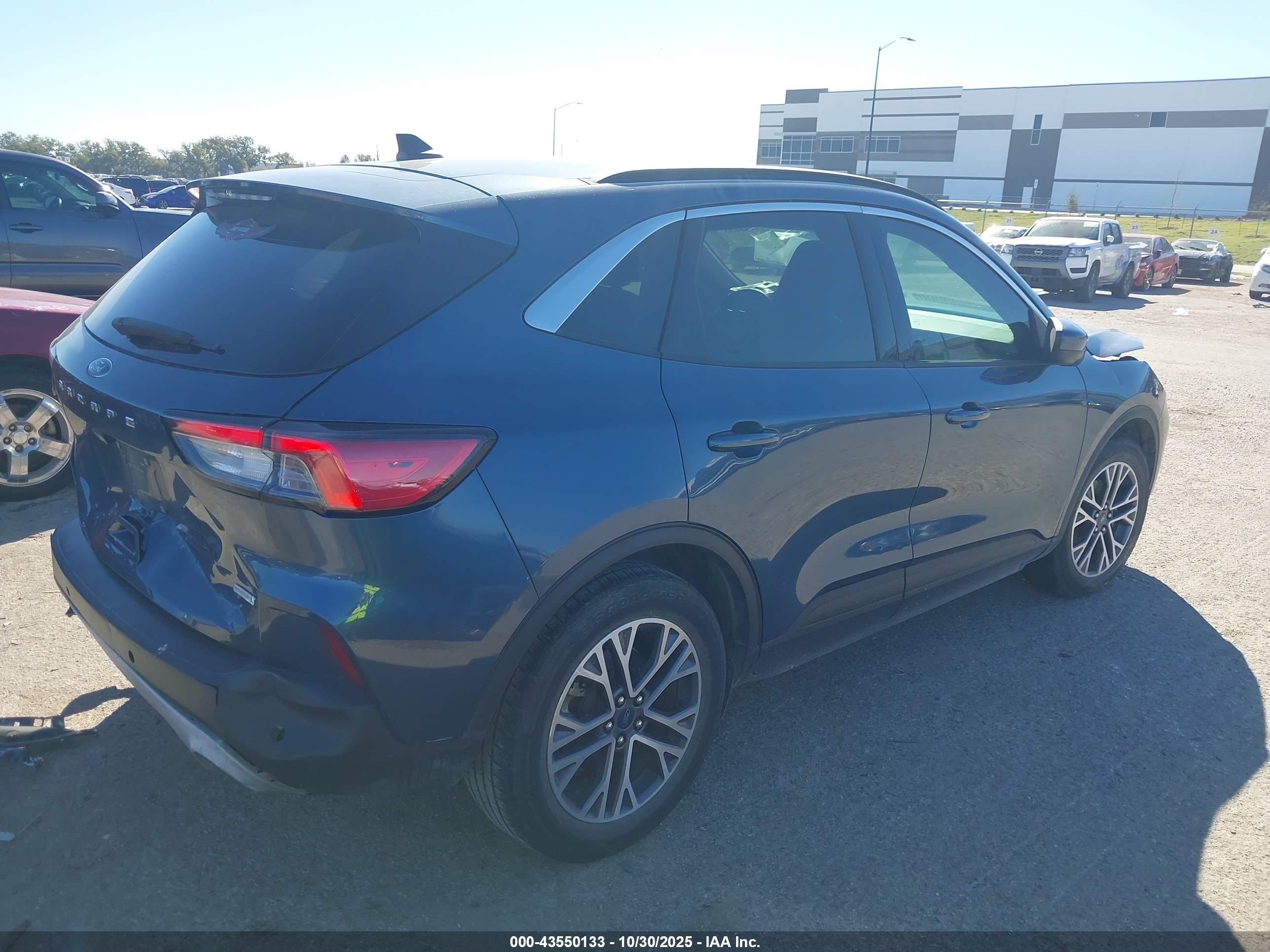 FORD ESCAPE image 4