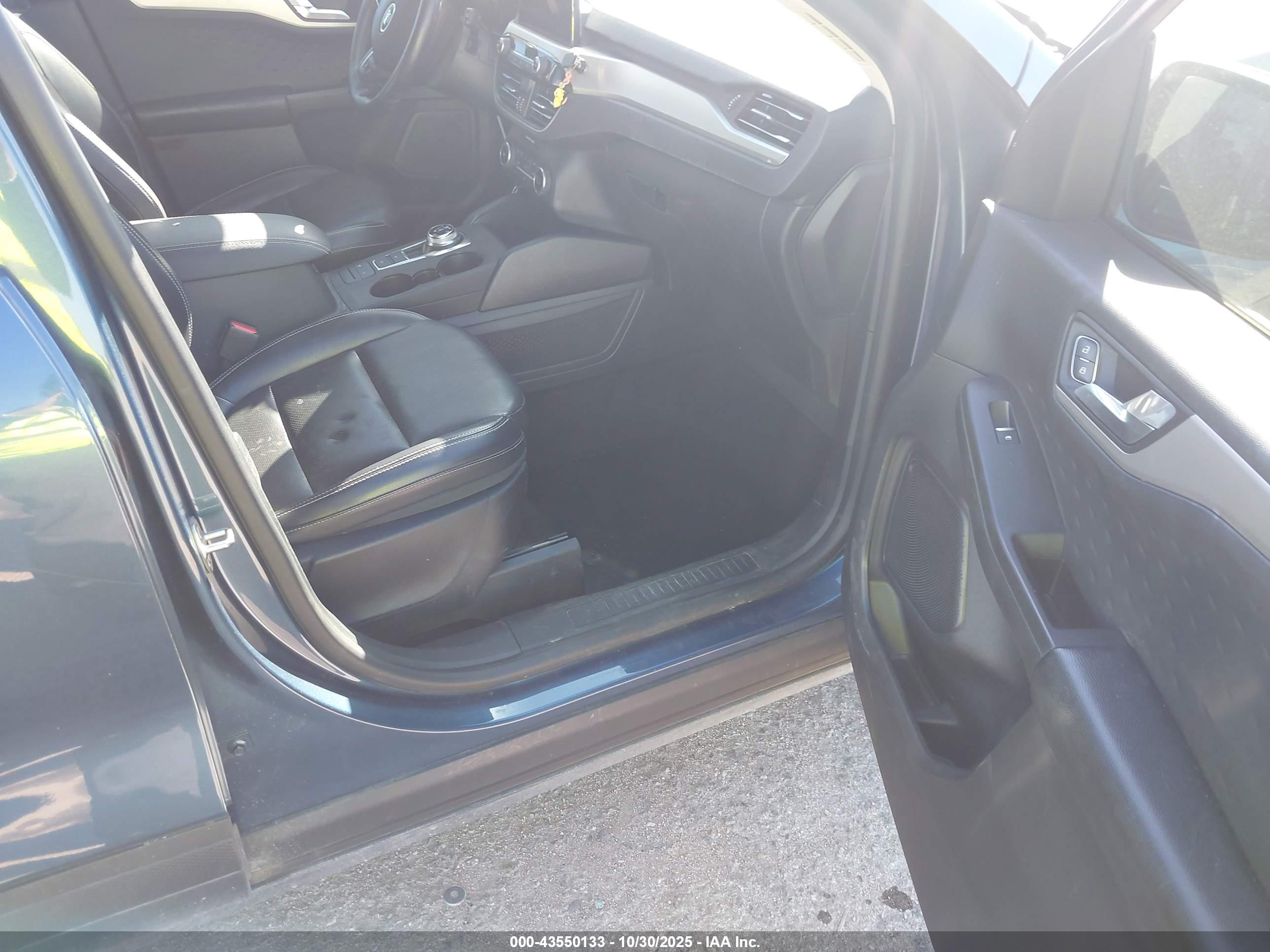 FORD ESCAPE image 5