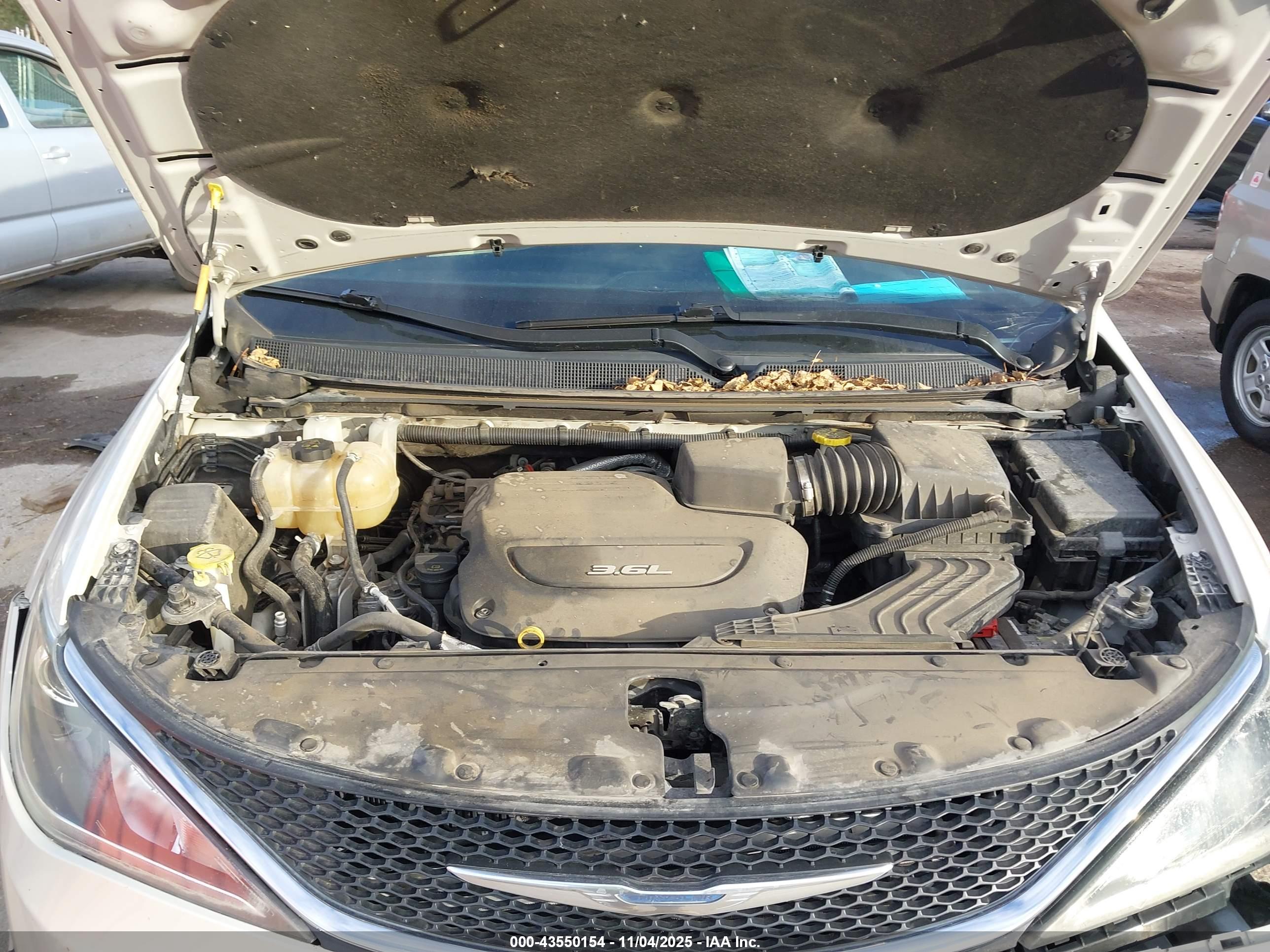CHRYSLER PACIFICA image 10